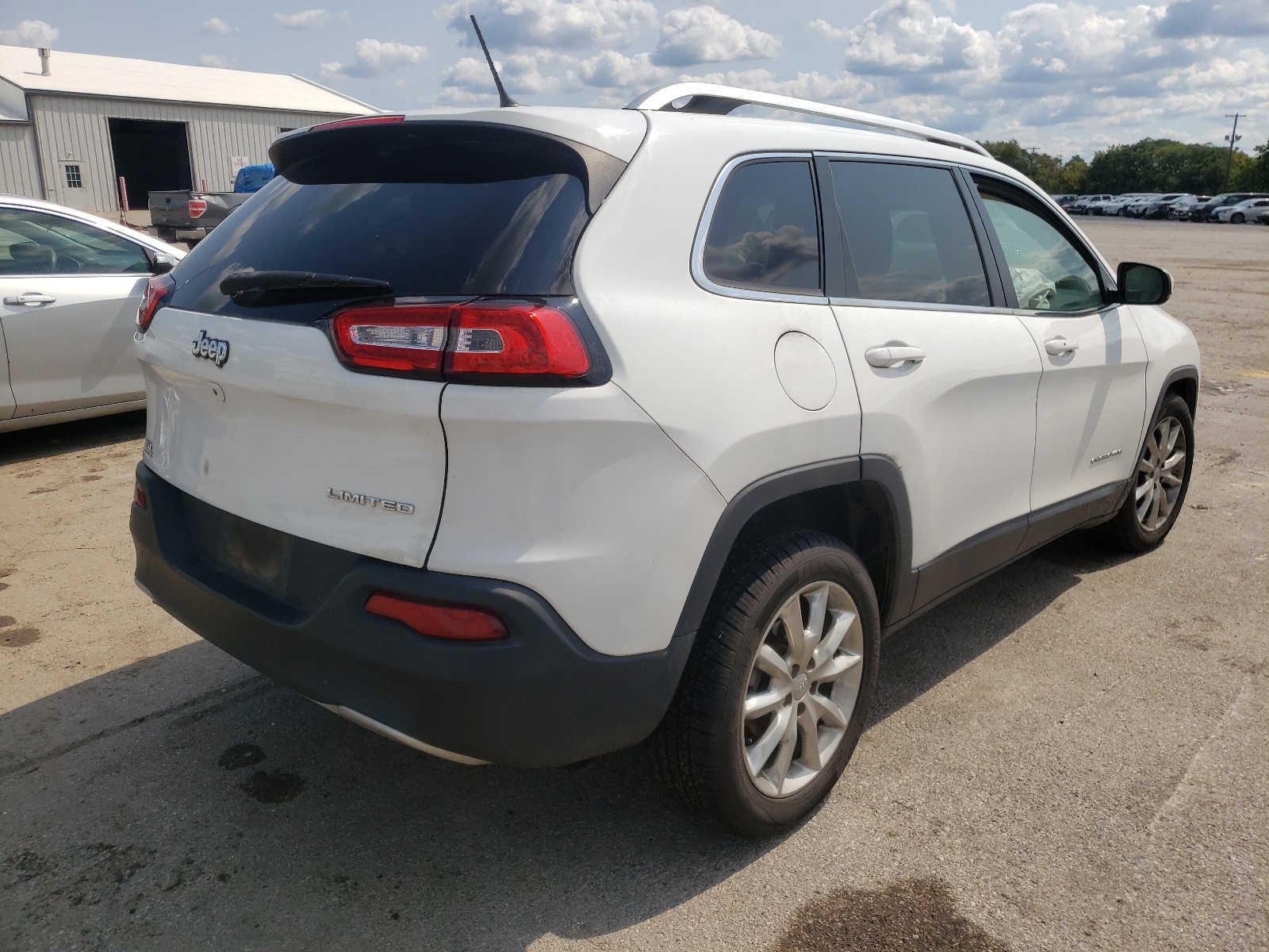 Photo 4 from auction – 2015 JEEP CHEROKEE L with VIN 1C4PJLDB3FW584876
