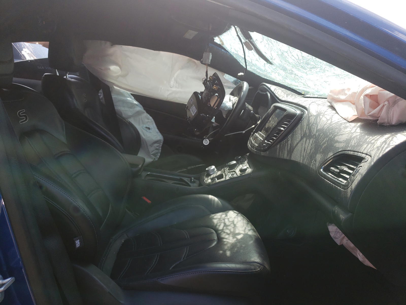 Photo 5 from auction – 2015 CHRYSLER 200 S with VIN 1C3CCCBB5FN646722