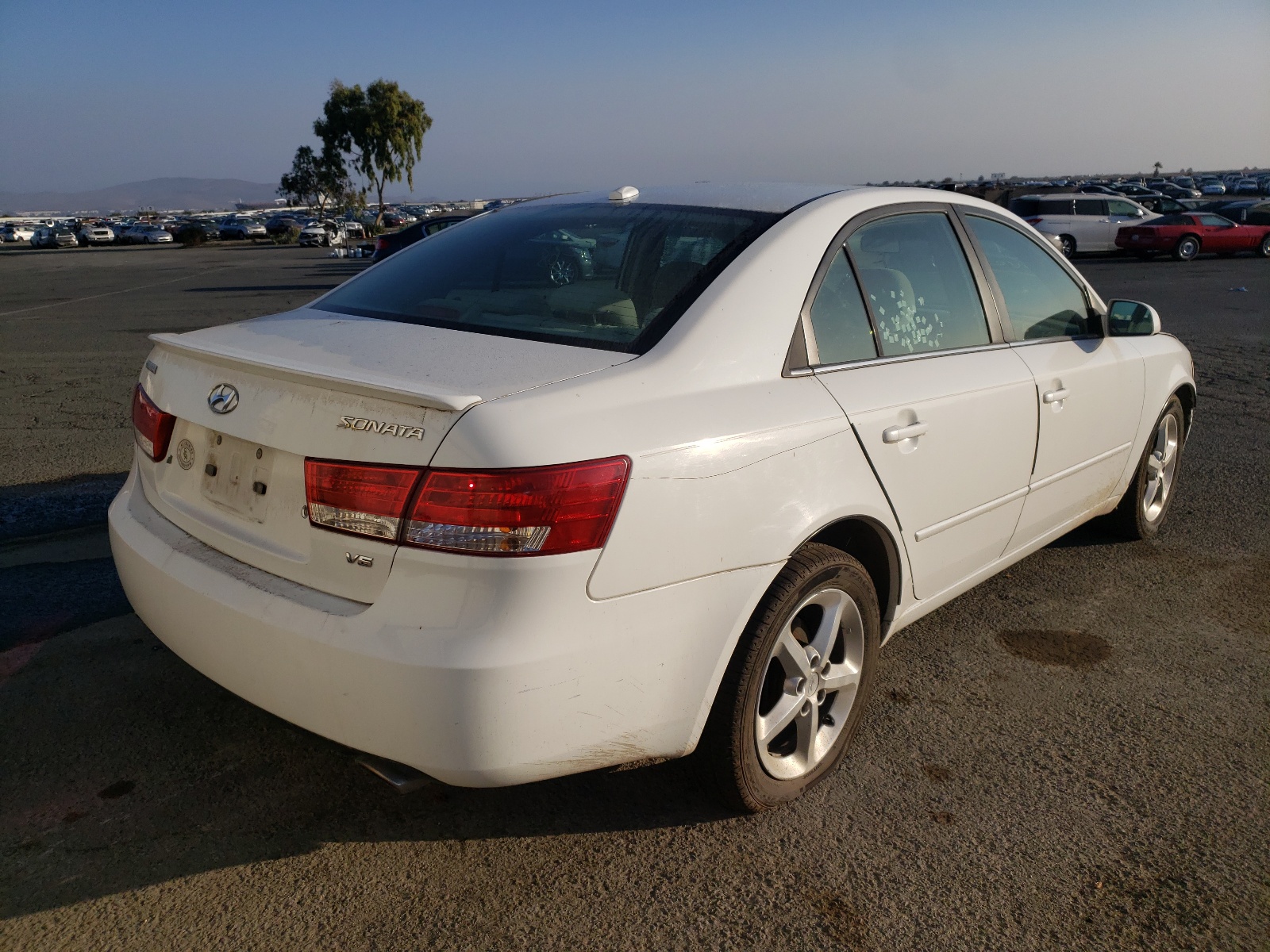 Photo 4 from auction – 2008 HYUNDAI SONATA GL with VIN 5NPEU46F08H357707