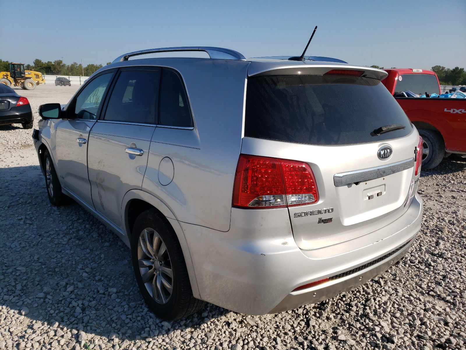 Photo 3 from auction – 2011 KIA SORENTO SX with VIN 5XYKWDA23BG172549