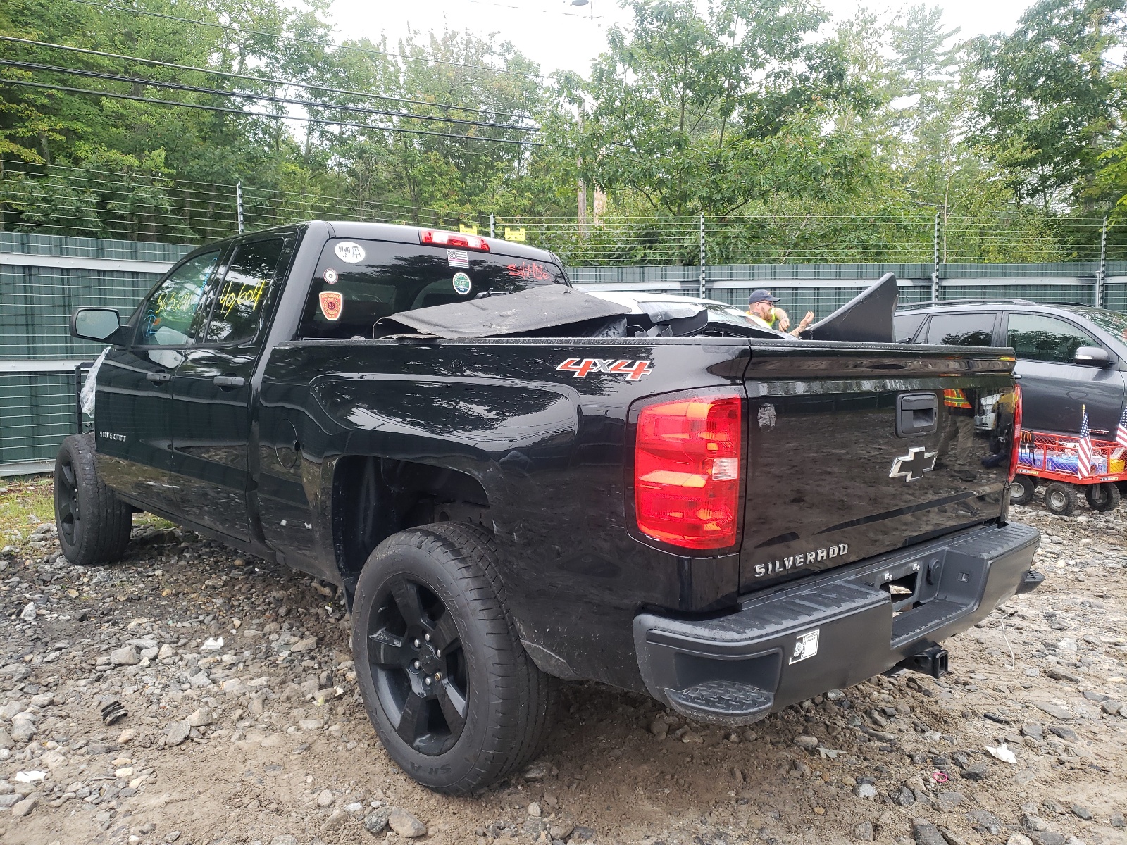 Photo 3 from auction – 2017 CHEVROLET SILVERADO with VIN 1GCVKNEC4HZ295241