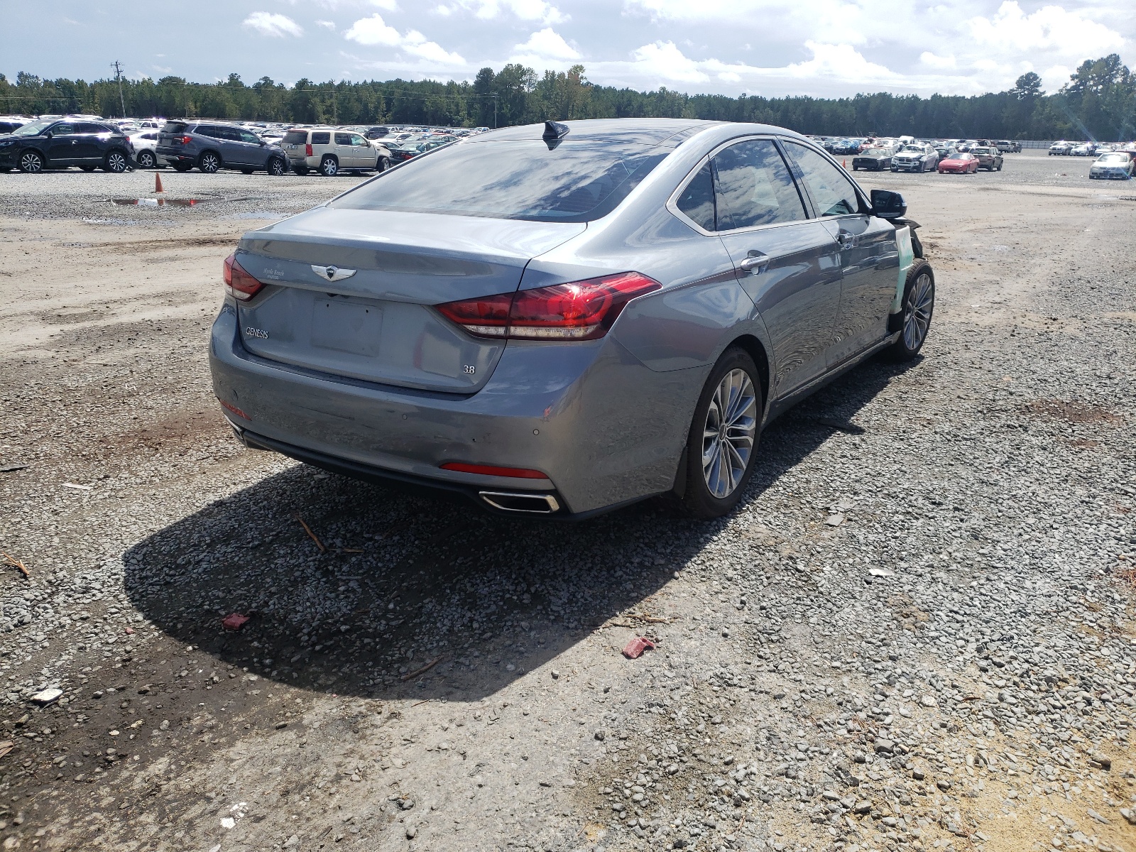 Photo 4 from auction – 2016 HYUNDAI GENESIS 3. with VIN KMHGN4JE8GU125828