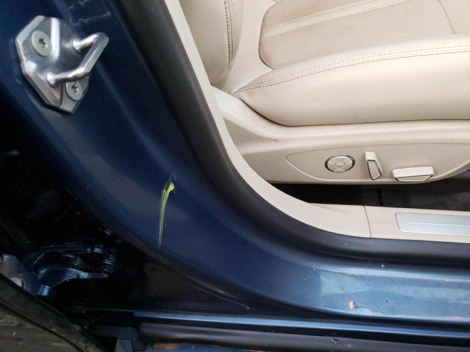 Photo 7 from auction – 2019 LINCOLN MKZ RESERV with VIN 3LN6L5MU6KR617042