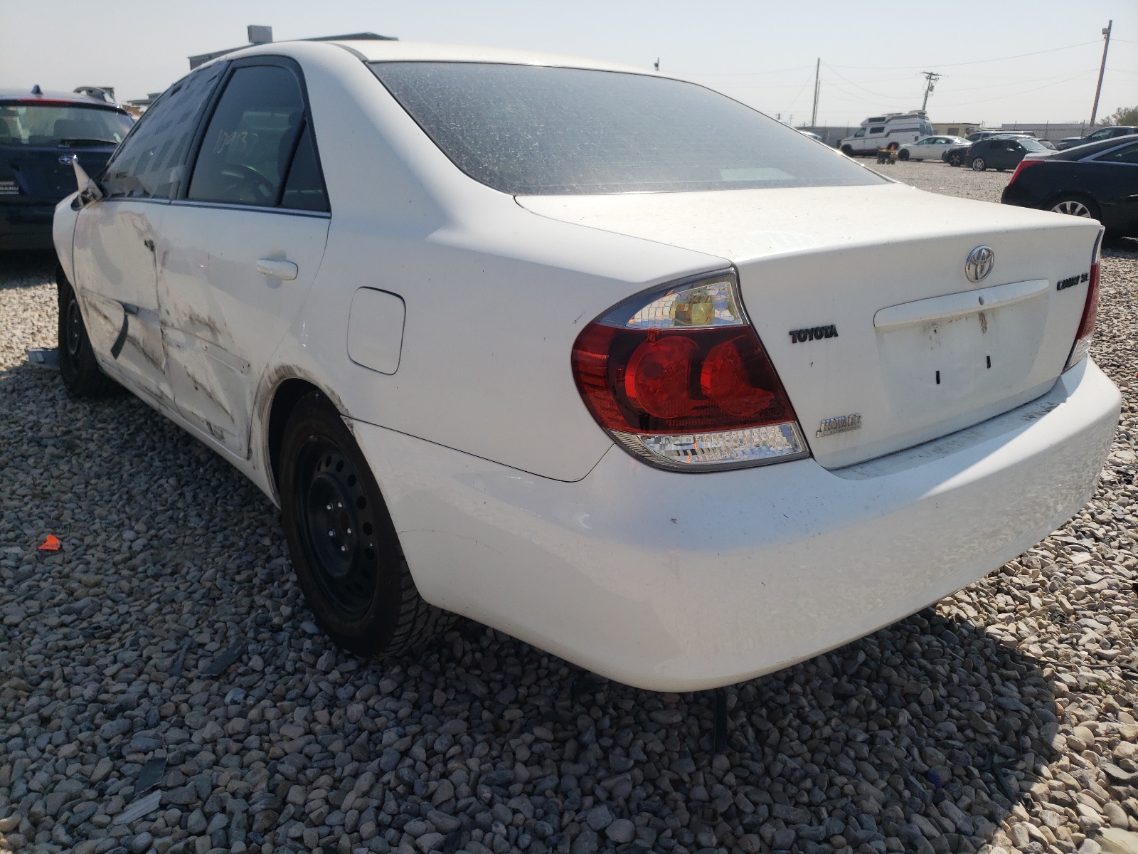 Photo 3 from auction – 2005 TOYOTA CAMRY LE with VIN 4T1BE32K75U630149