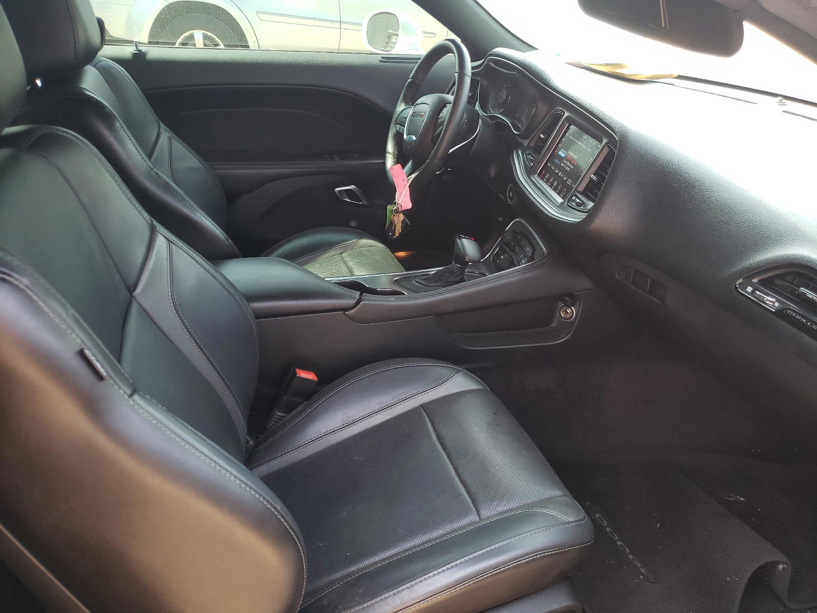 Photo 5 from auction – 2017 DODGE CHALLENGER with VIN 2C3CDZAGXHH502236