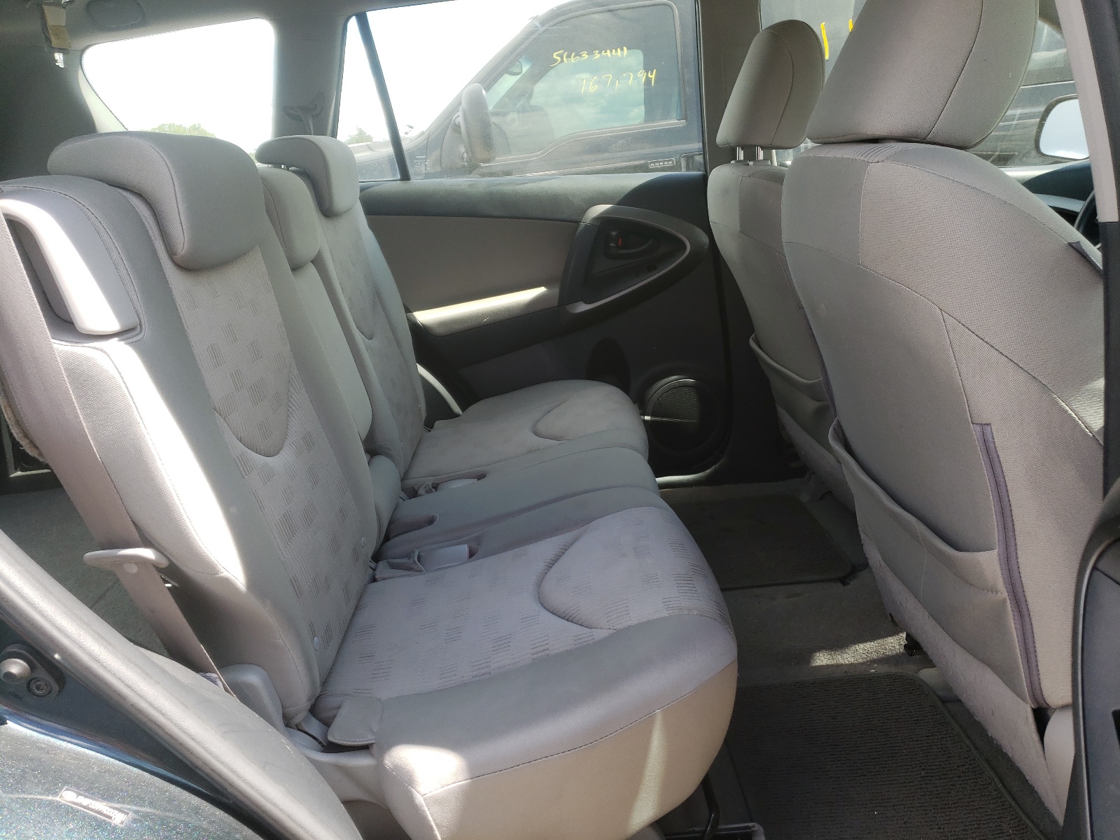 Photo 6 from auction – 2009 TOYOTA RAV4 with VIN JTMZF33V99D005881