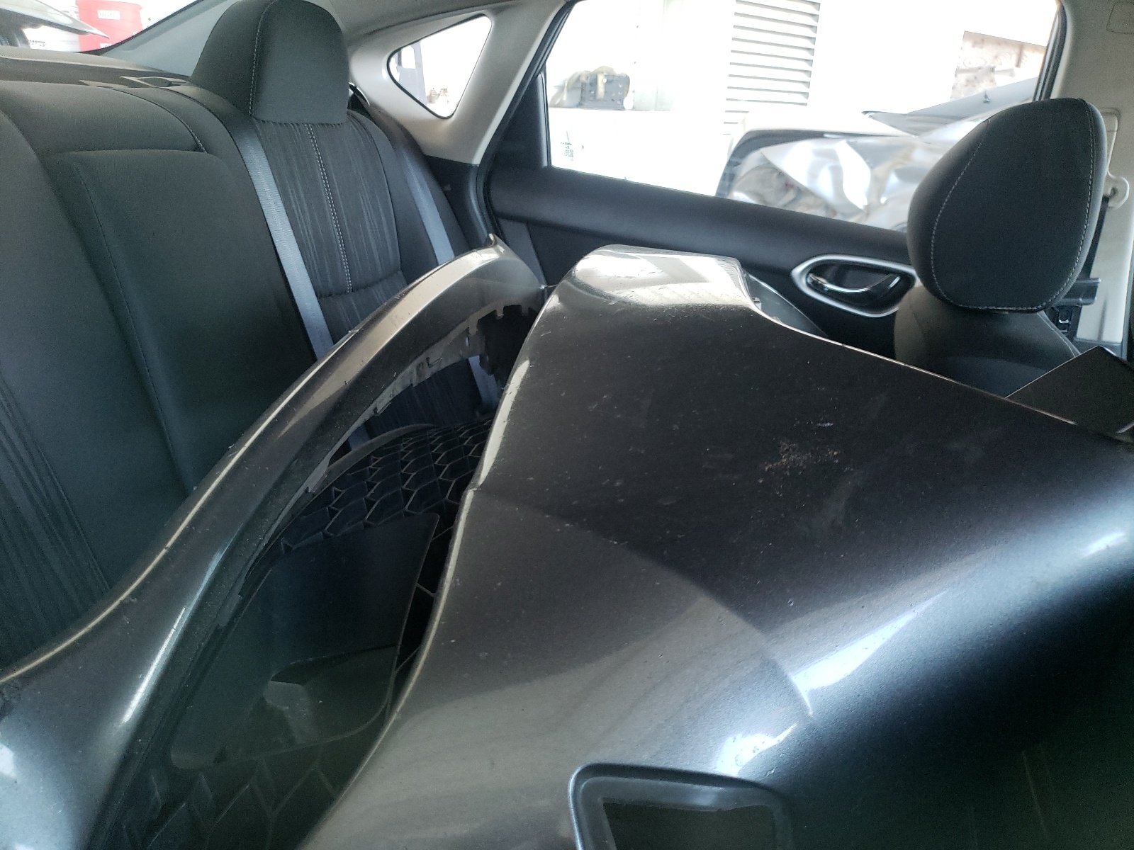 Photo 6 from auction – 2018 NISSAN SENTRA S with VIN 3N1AB7AP6JY260397