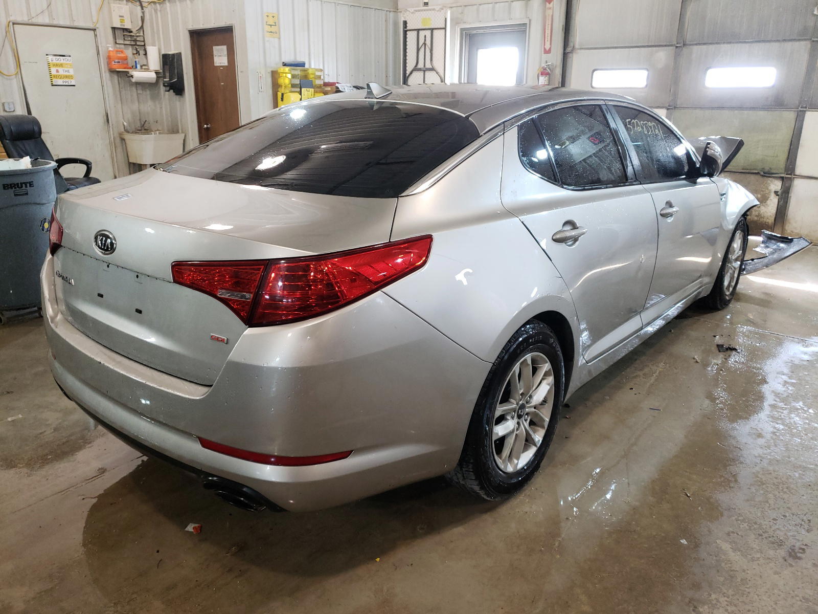 Photo 4 from auction – 2011 KIA OPTIMA LX with VIN KNAGM4A74B5110932