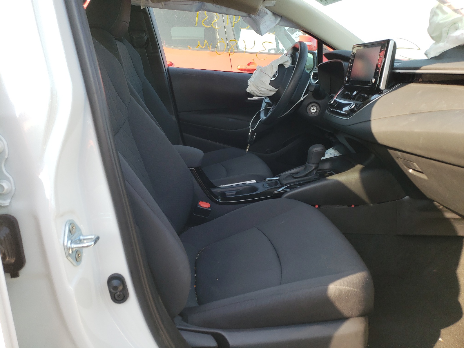 Photo 5 from auction – 2021 TOYOTA COROLLA LE with VIN 5YFEPMAE5MP216683
