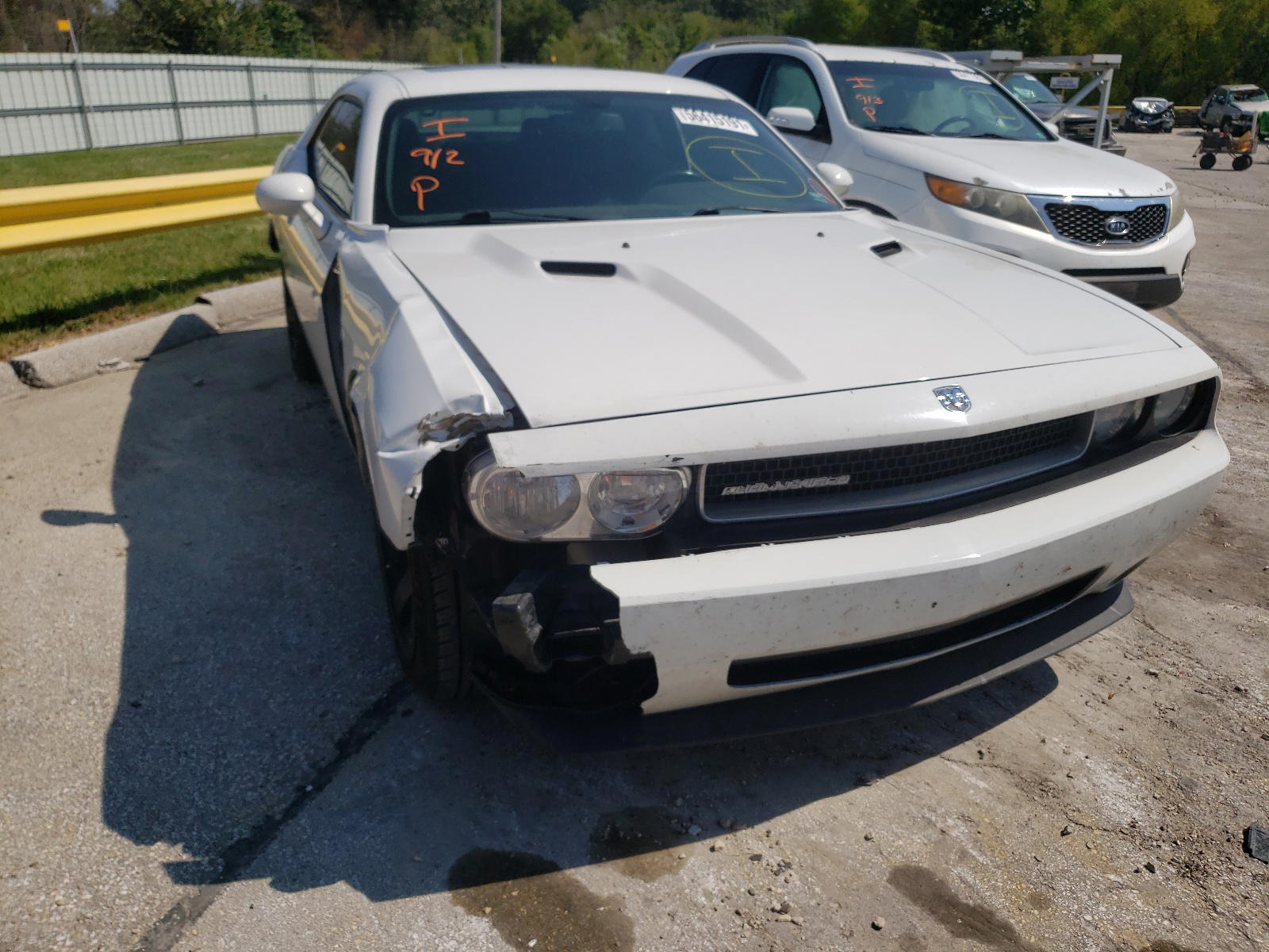 DODGE CHALLENGER 2010 with VIN 2B3CJ4DV7AH255315 - Photo from auction