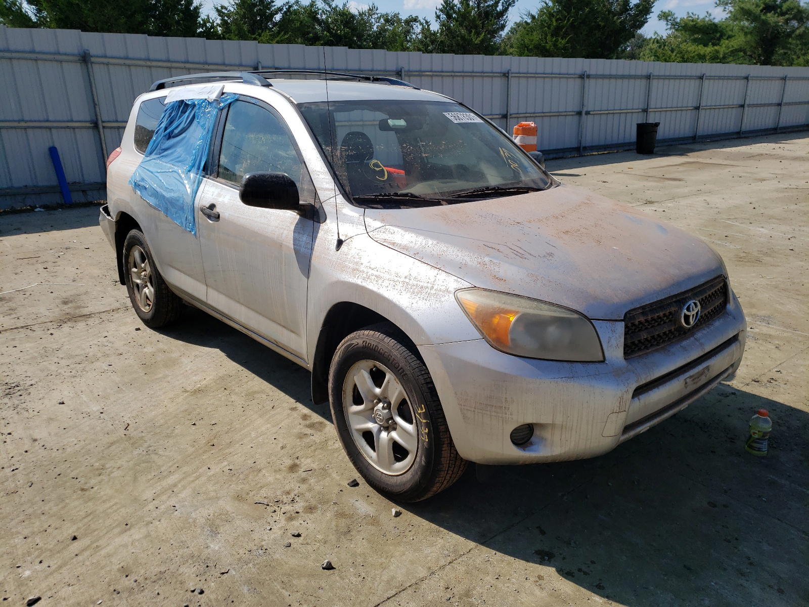 TOYOTA RAV4 2007 with VIN JTMBD33V575070077 - Photo from auction