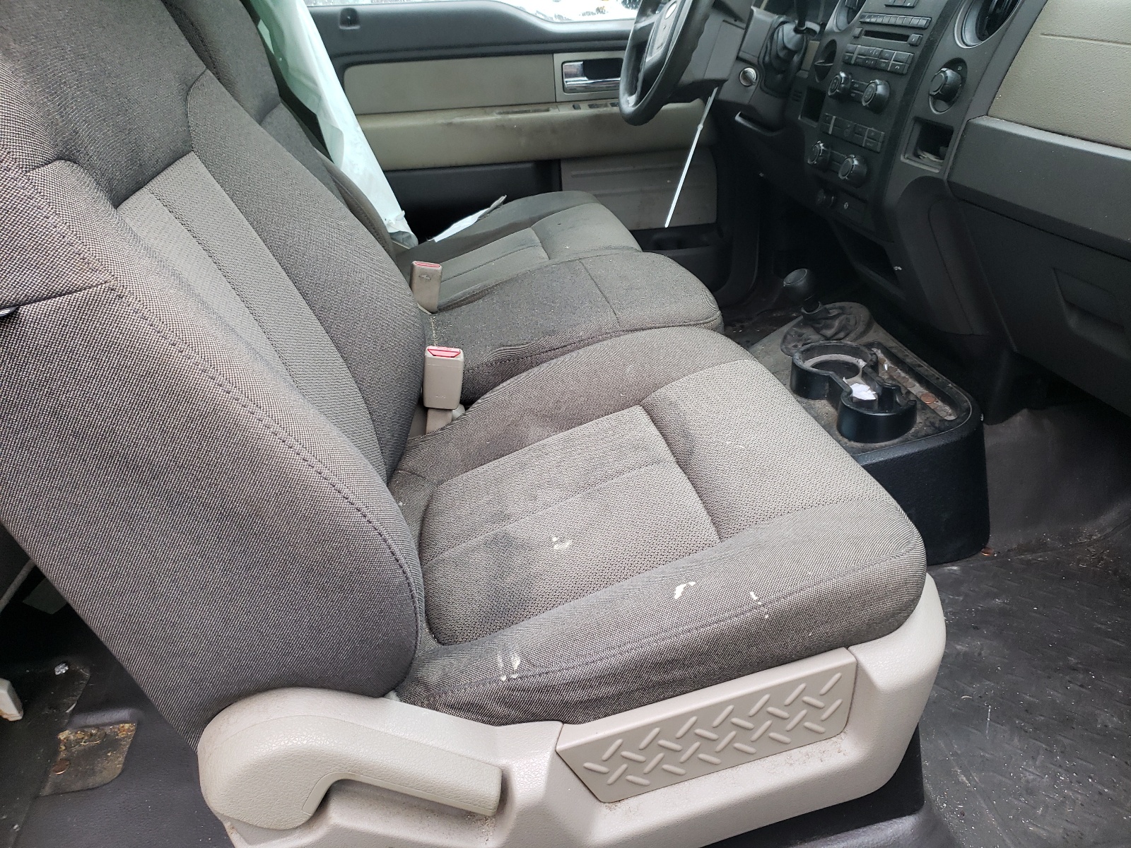 Photo 5 from auction – 2010 FORD F150 SUPER with VIN 1FTEX1EW1AFB04614