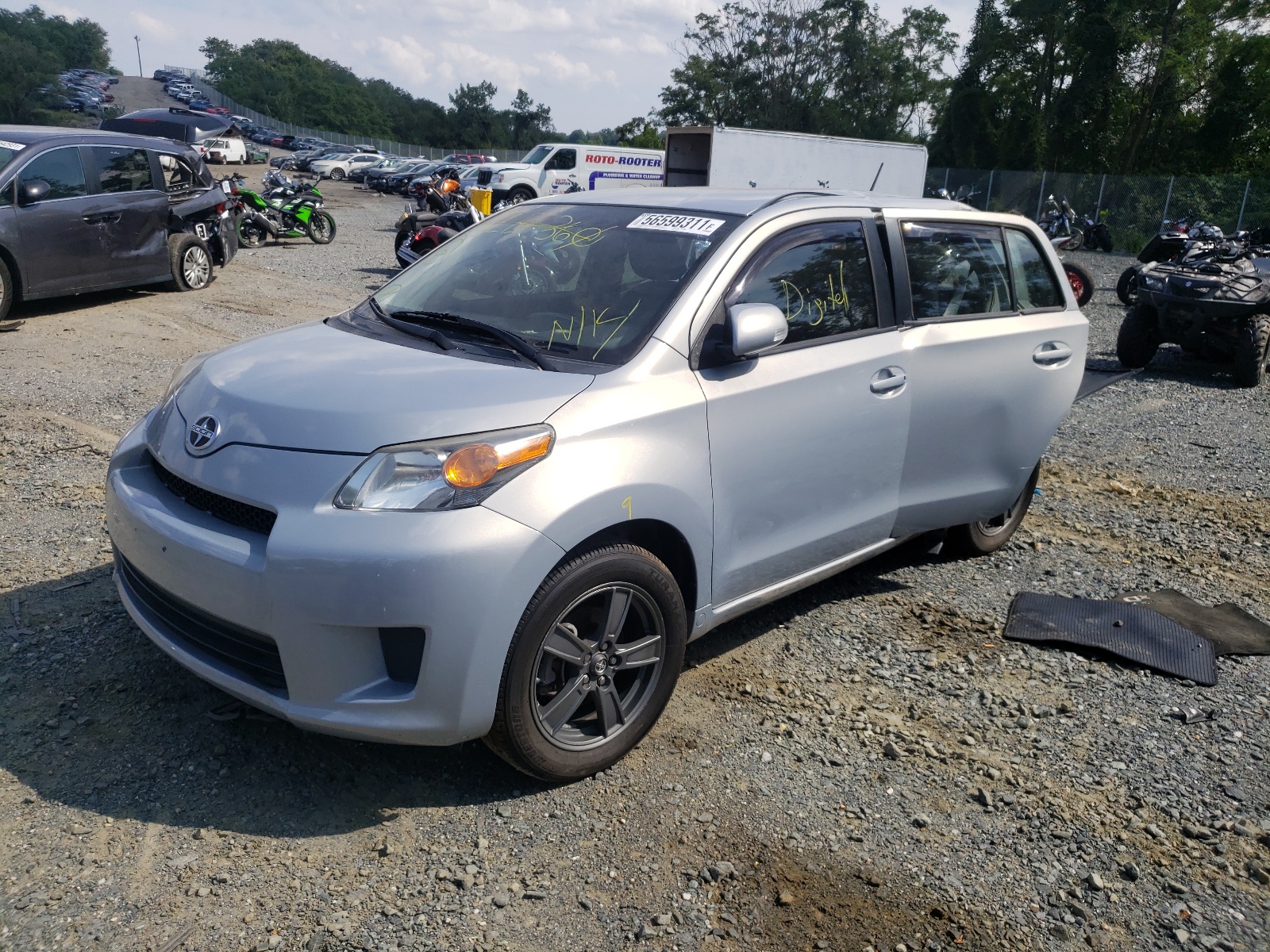 Photo 2 from auction – 2013 TOYOTA SCION XD with VIN JTKKUPB41D1037332