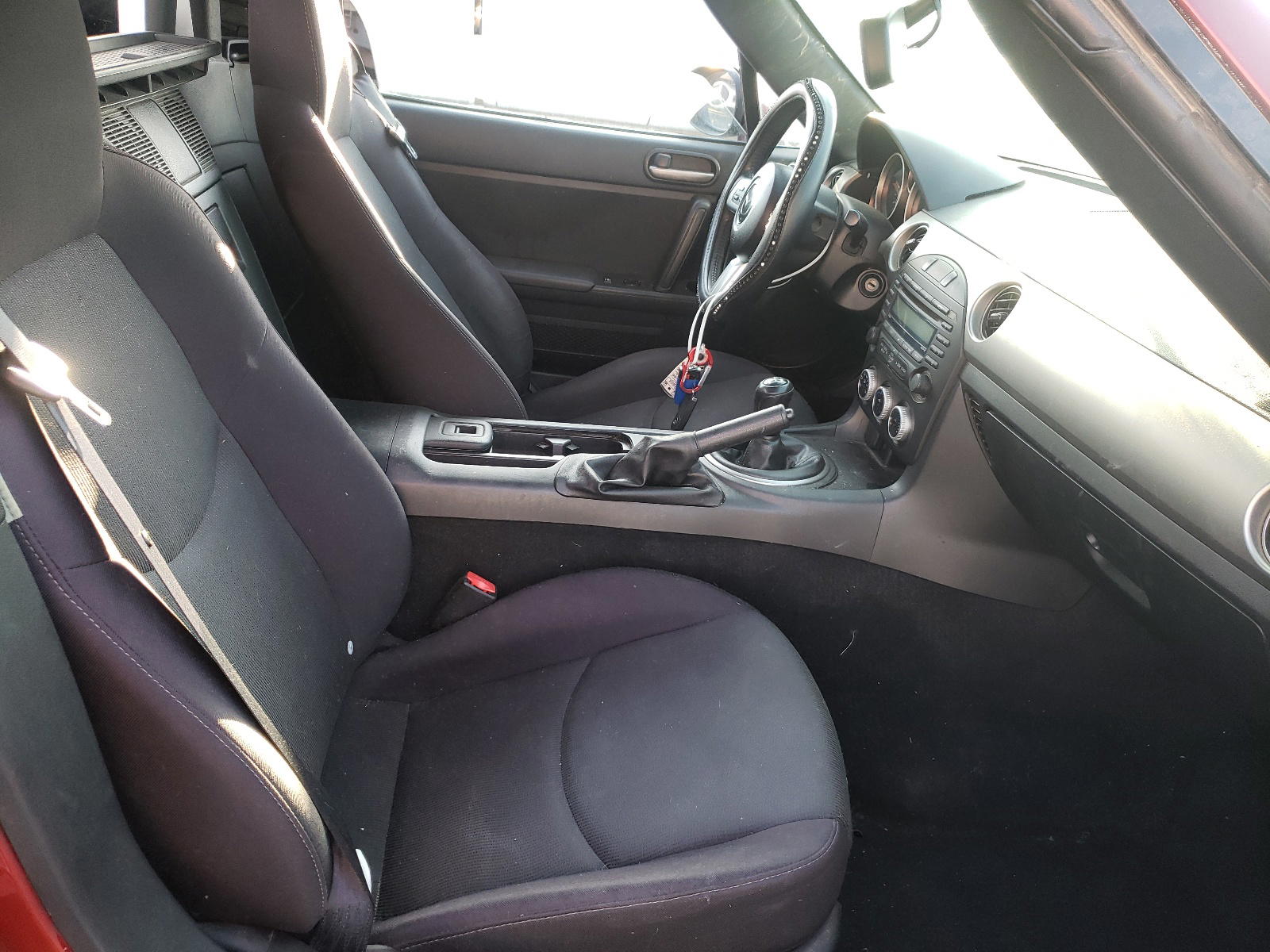 Photo 5 from auction – 2010 MAZDA MX-5 MIATA with VIN JM1NC2FF5A0212513