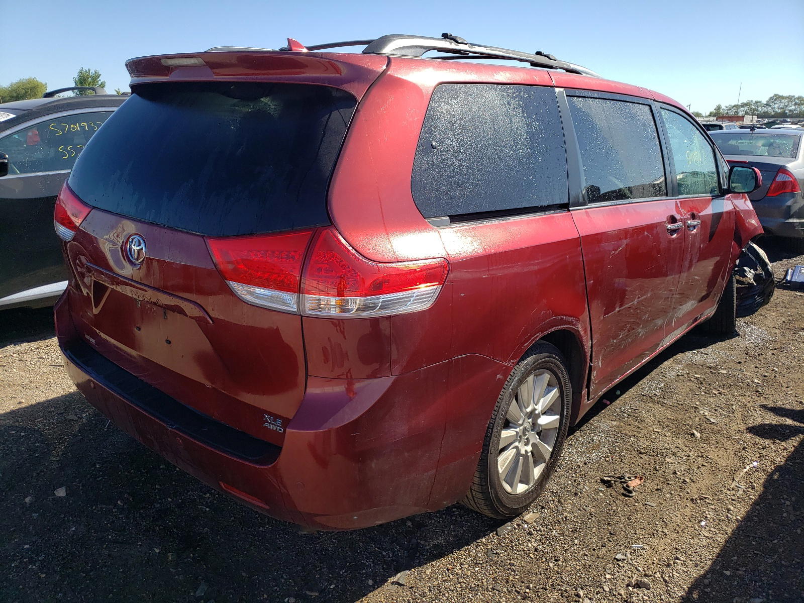 Photo 4 from auction – 2012 TOYOTA SIENNA XLE with VIN 5TDDK3DC0CS033034