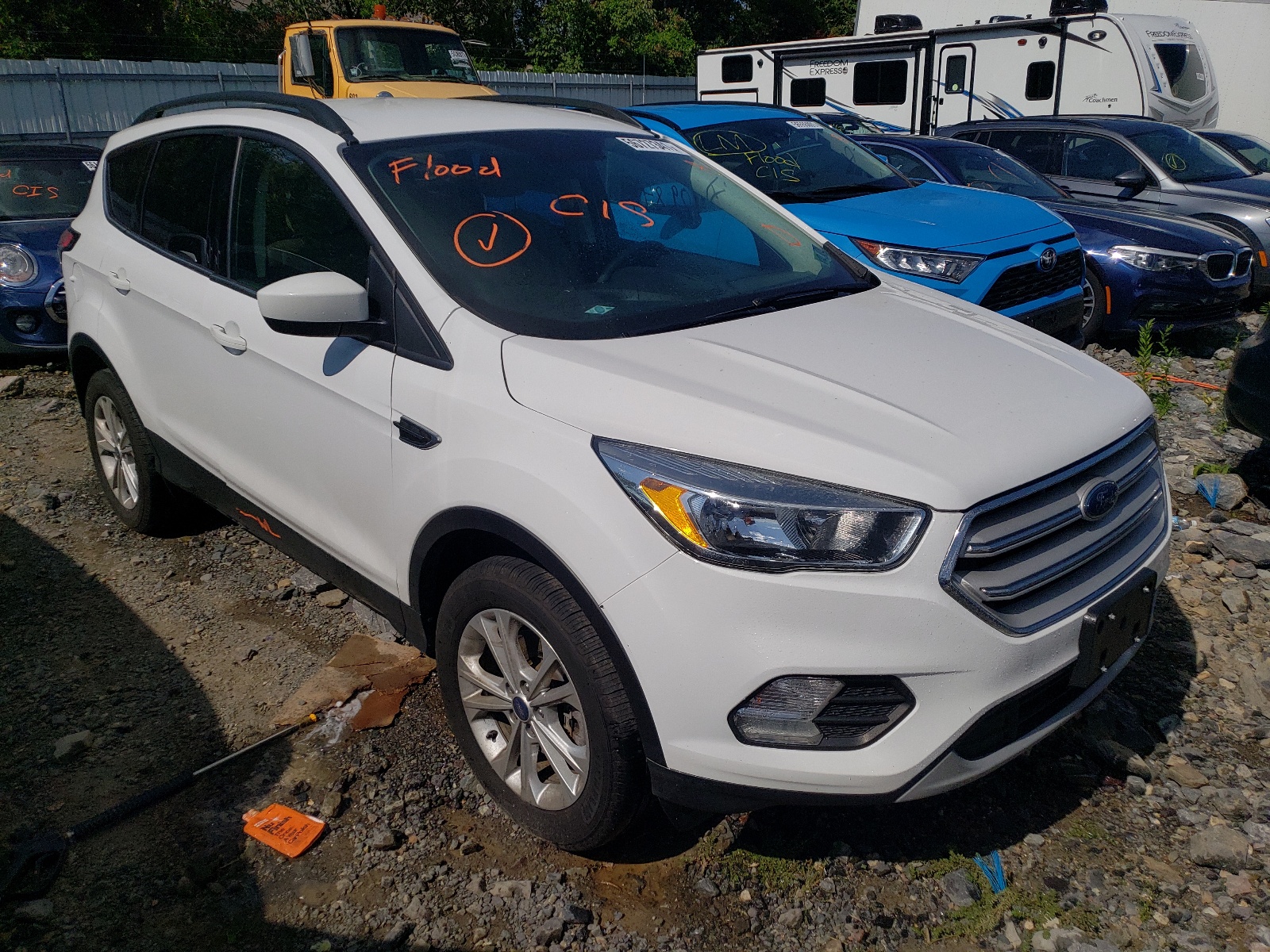 Photo 1 from auction – 2018 FORD ESCAPE SE with VIN 1FMCU9GD0JUA32760