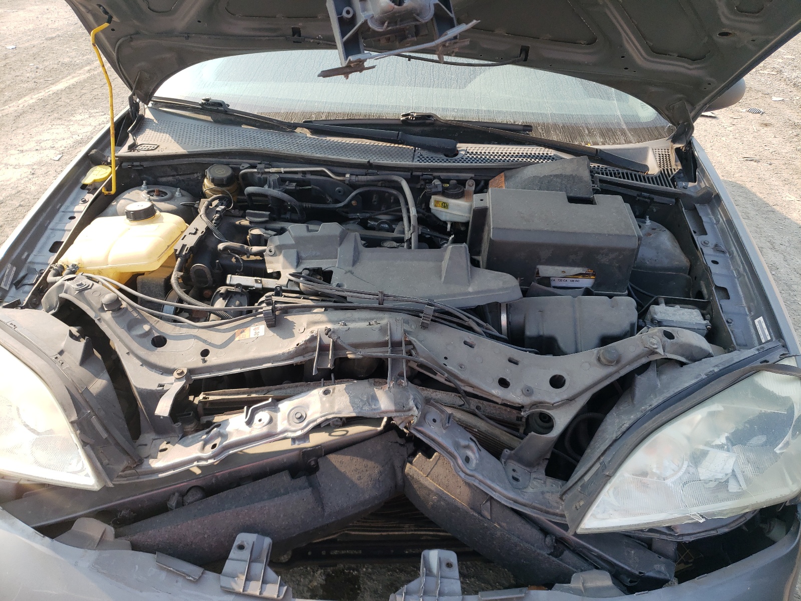 Photo 7 from auction – 2005 FORD FOCUS ZX4 with VIN 1FAFP34N35W137120