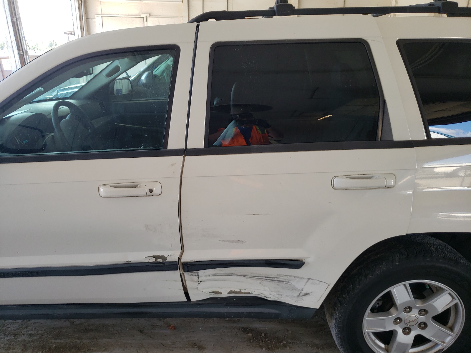 Photo 9 from auction – 2007 JEEP GRAND CHER with VIN 1J8HS48P77C591287