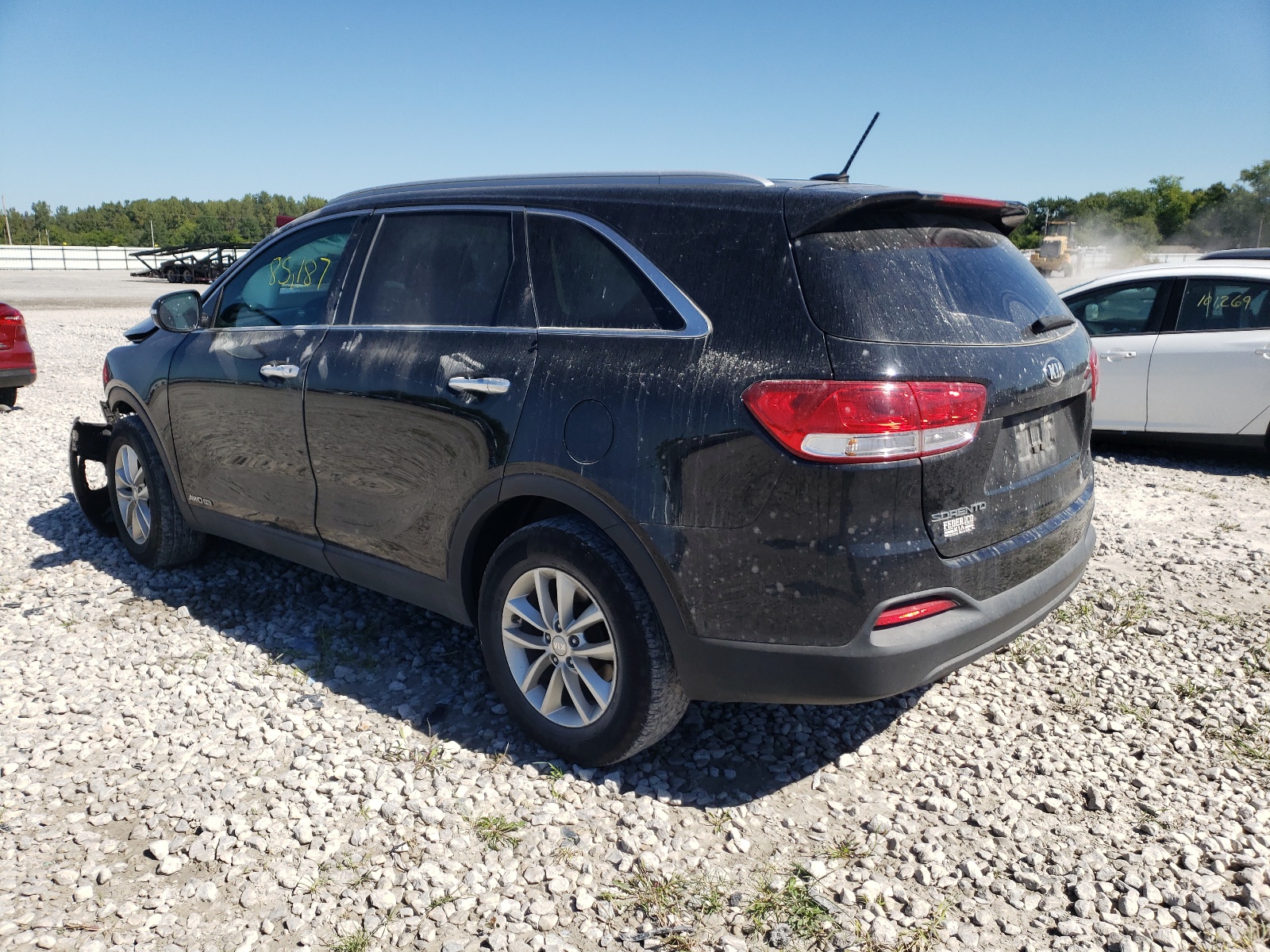 Photo 3 from auction – 2017 KIA SORENTO LX with VIN 5XYPGDA53HG281339