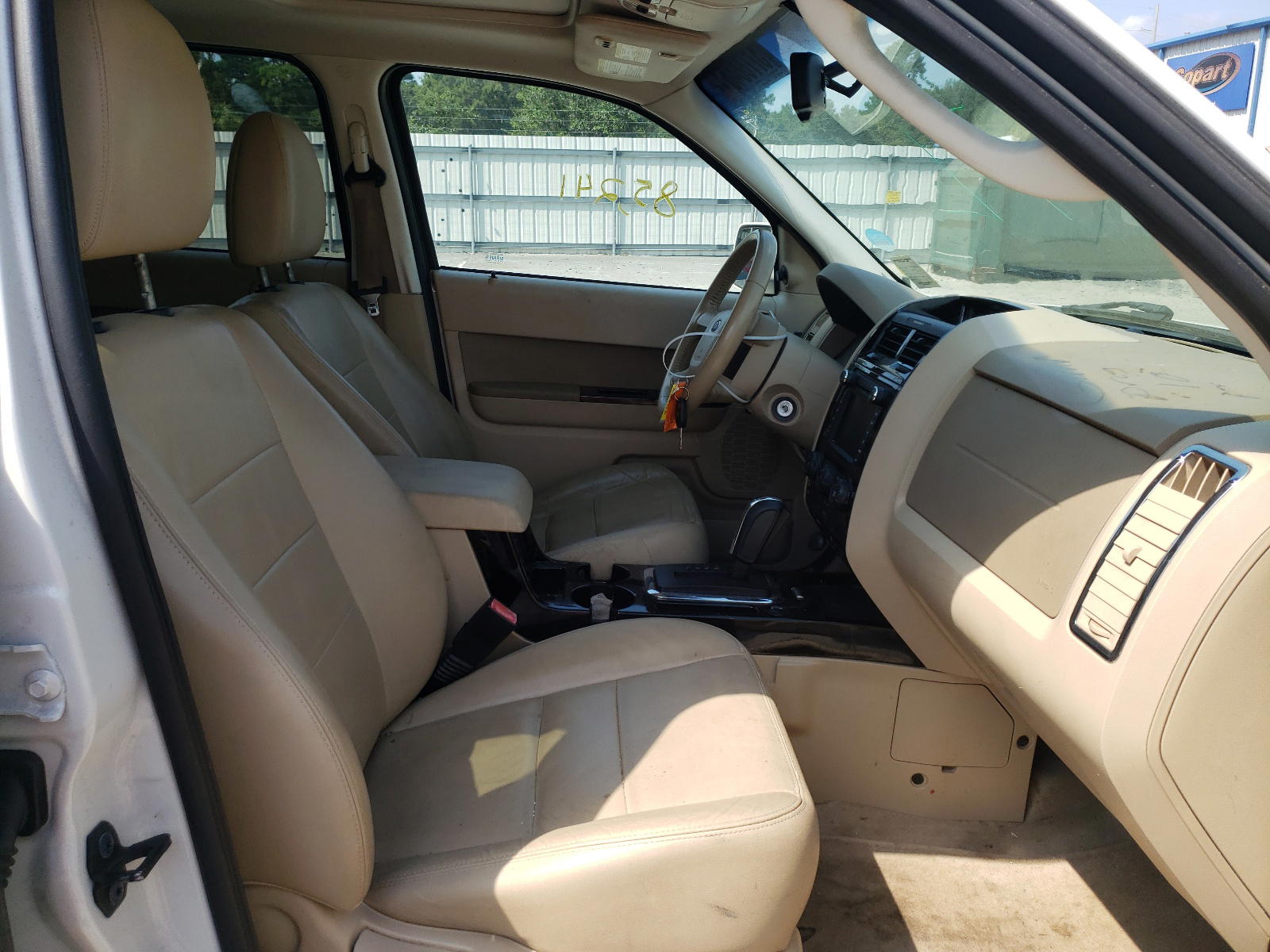 Photo 5 from auction – 2010 FORD ESCAPE LIM with VIN 1FMCU0EG5AKD42617