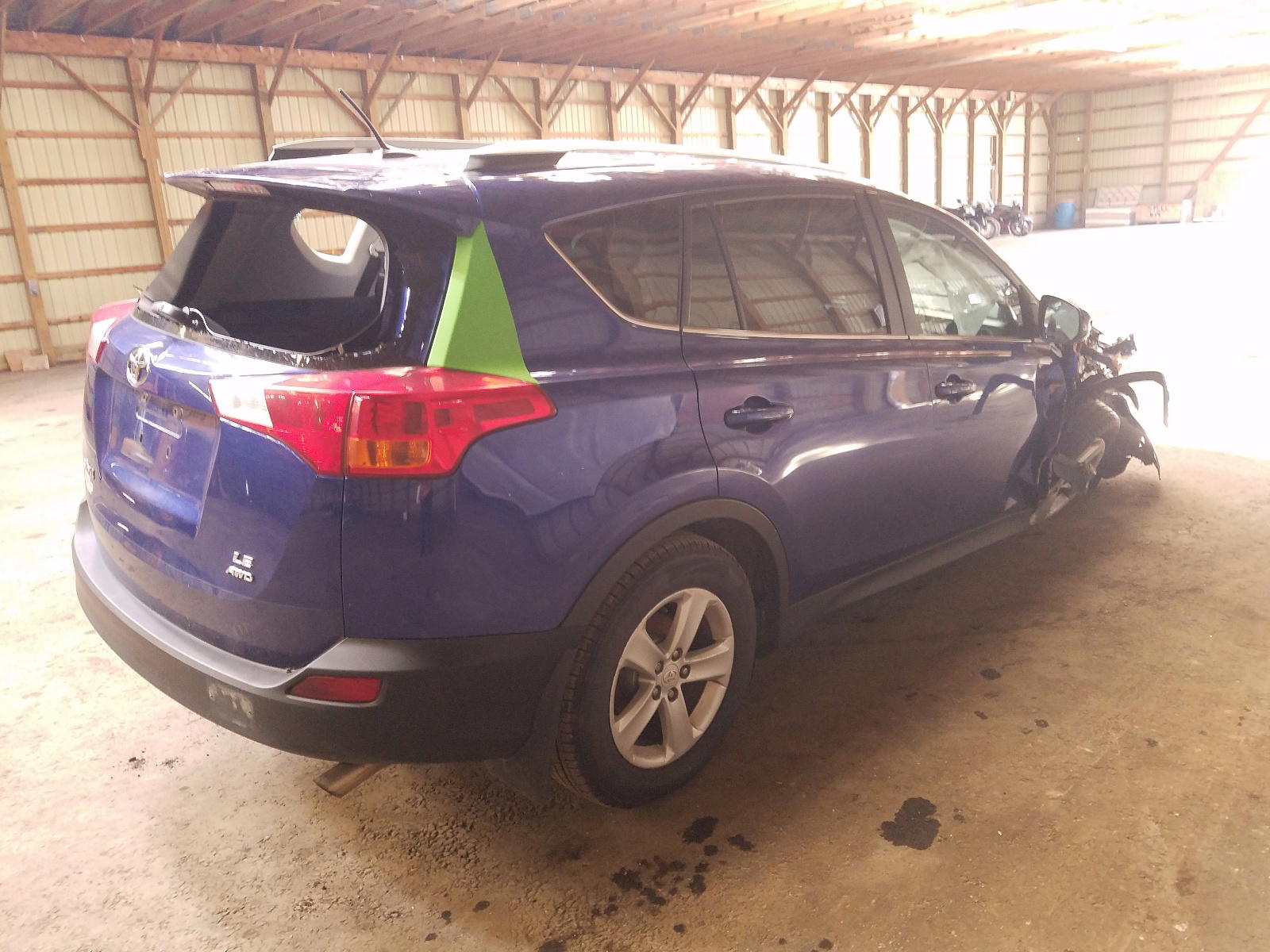 Photo 4 from auction – 2014 TOYOTA RAV4 XLE with VIN 2T3RFREV9EW196358