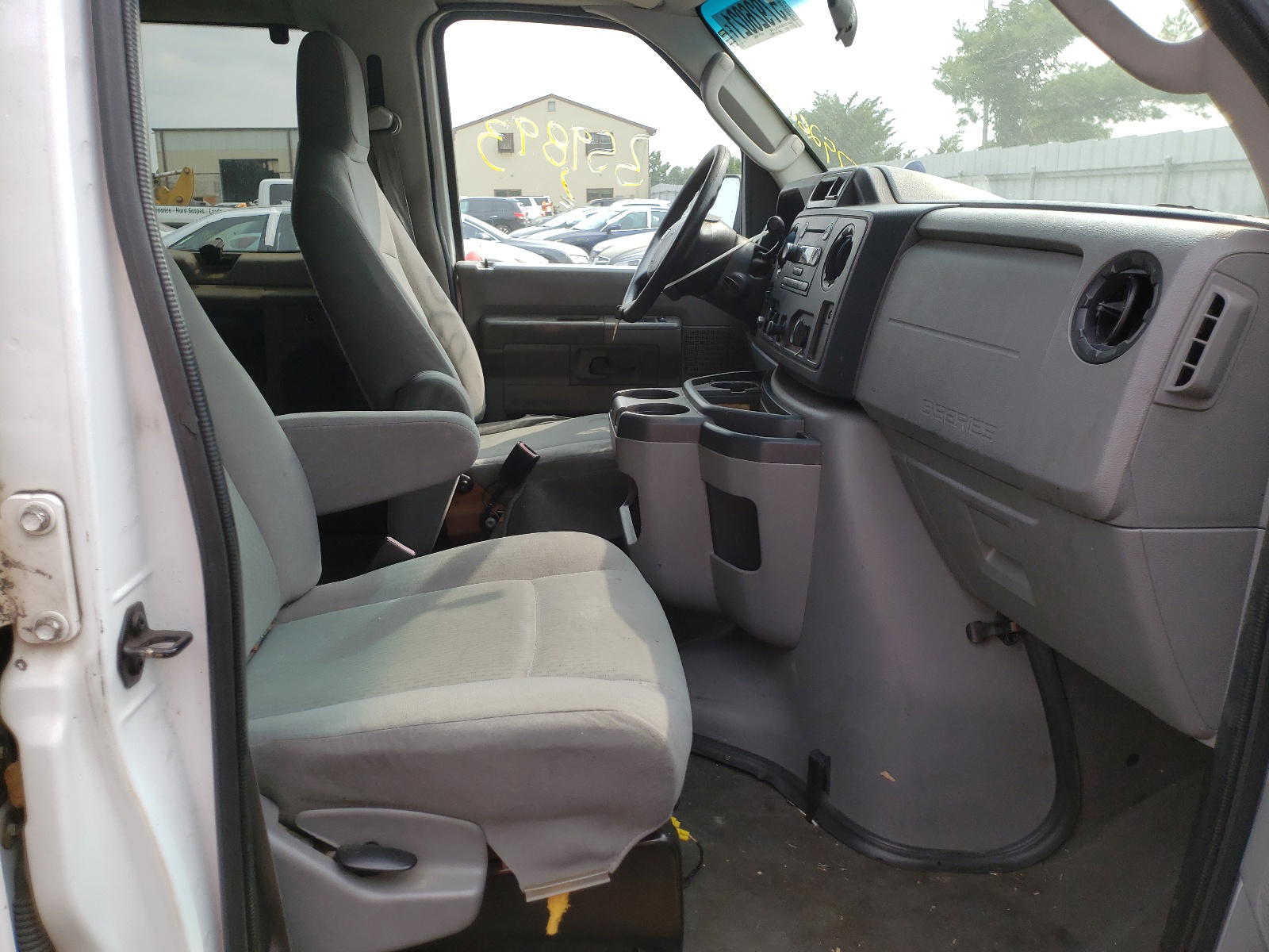 Photo 5 from auction – 2010 FORD ECONOLINE with VIN 1FBNE3BL1ADA77930
