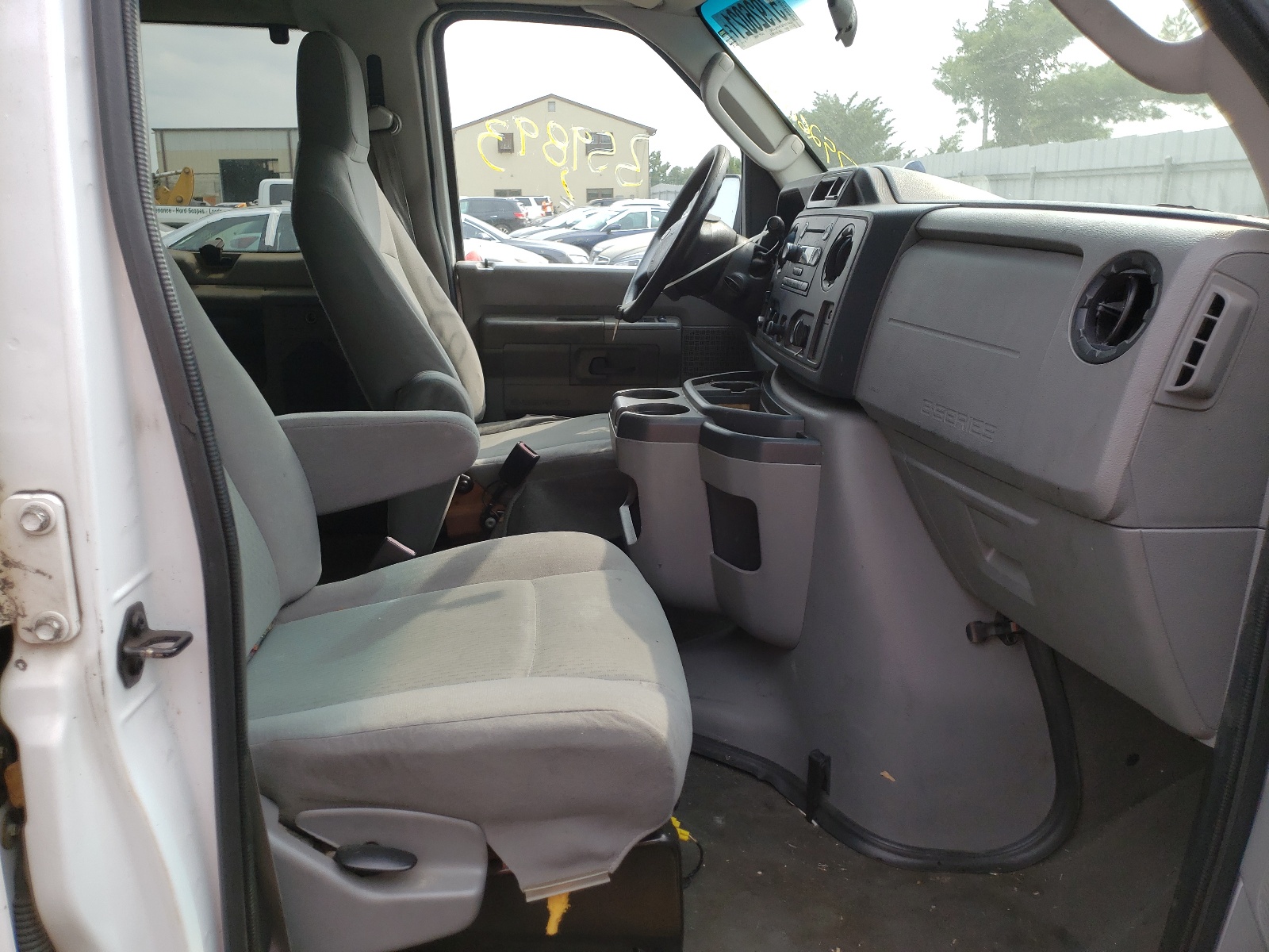 Фото 5 с аукциона – 2010 FORD ECONOLINE с VIN 1FBNE3BL1ADA77930