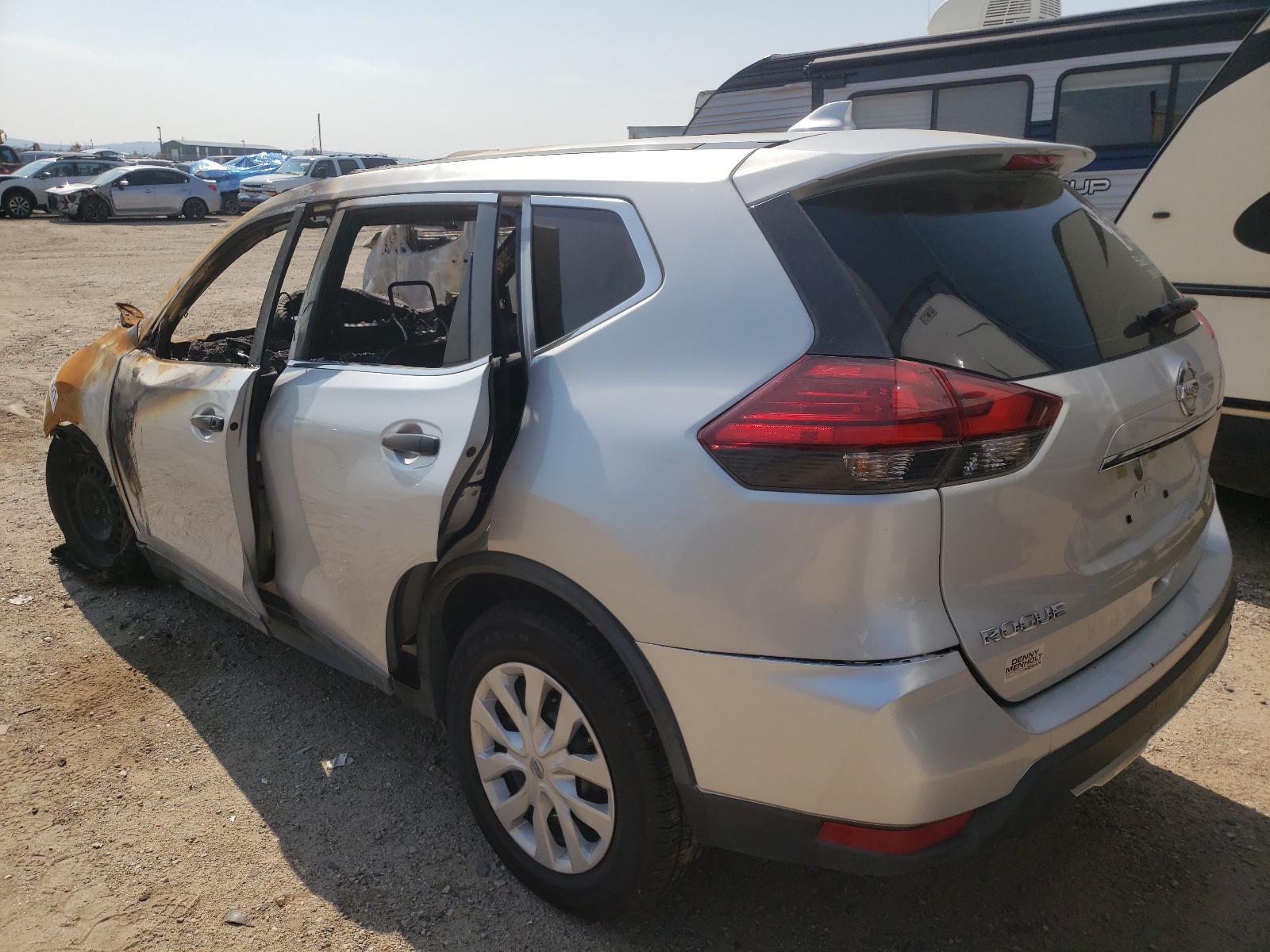 Photo 3 from auction – 2017 NISSAN ROGUE S with VIN KNMAT2MV5HP547572
