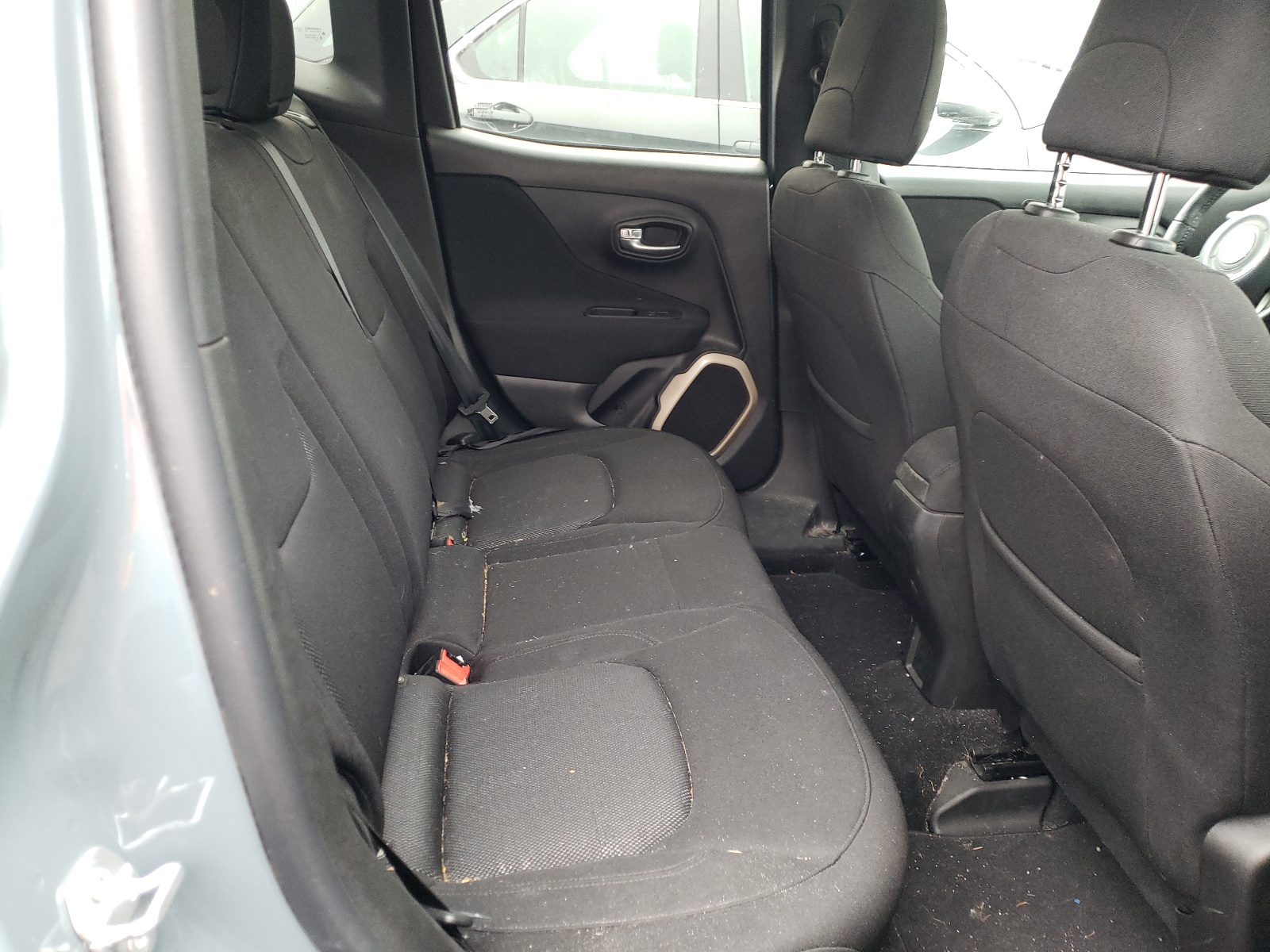 Photo 6 from auction – 2017 JEEP RENEGADE L with VIN ZACCJBBBXHPG13706