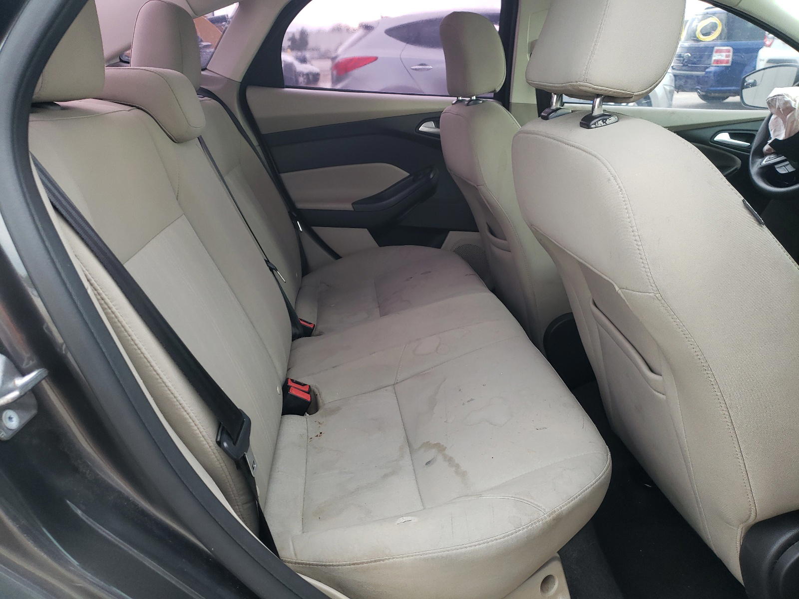 Photo 6 from auction – 2015 FORD FOCUS SE with VIN 1FADP3F25FL379629