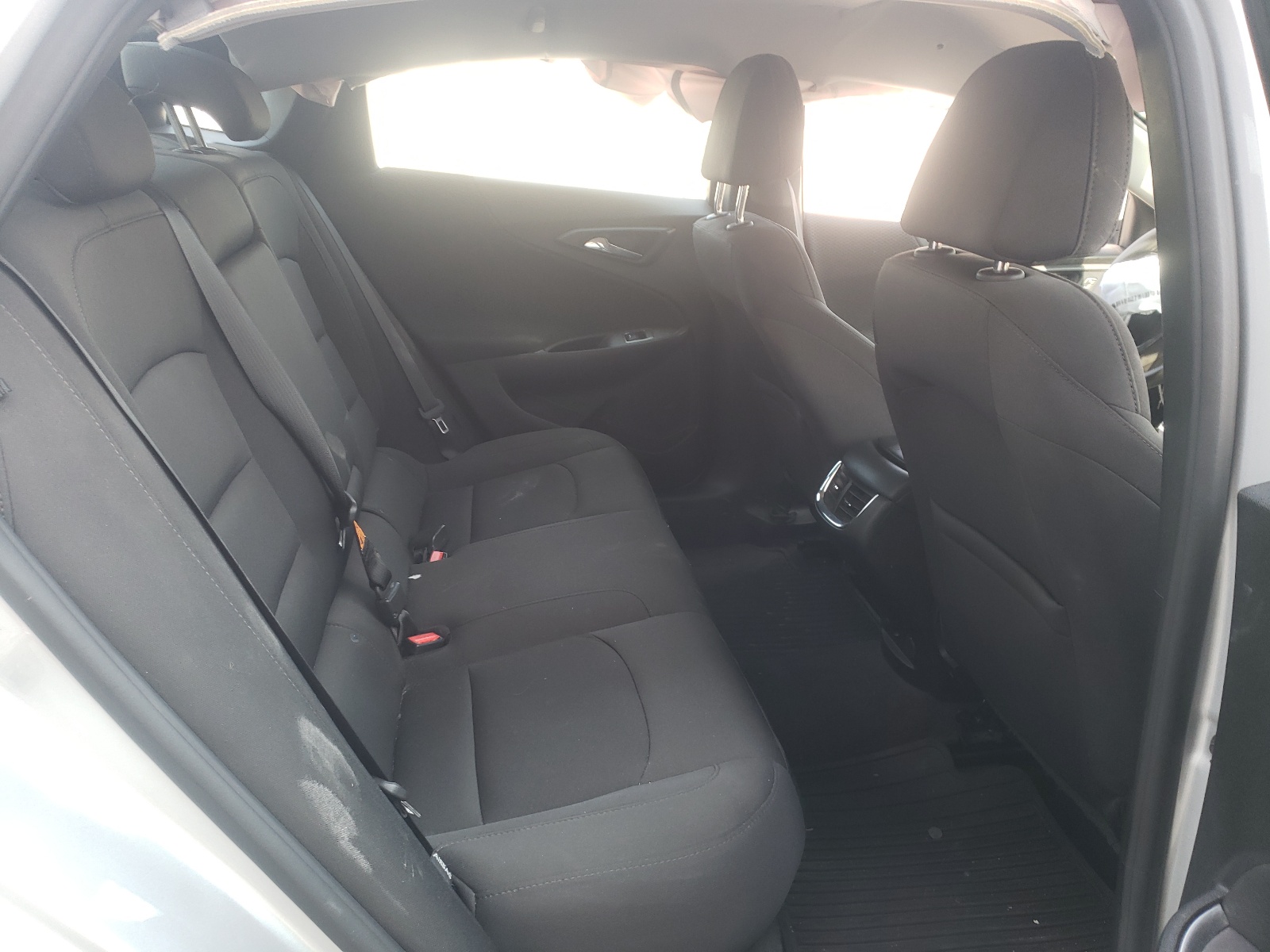 Photo 6 from auction – 2018 CHEVROLET MALIBU LT with VIN 1G1ZD5ST0JF270353