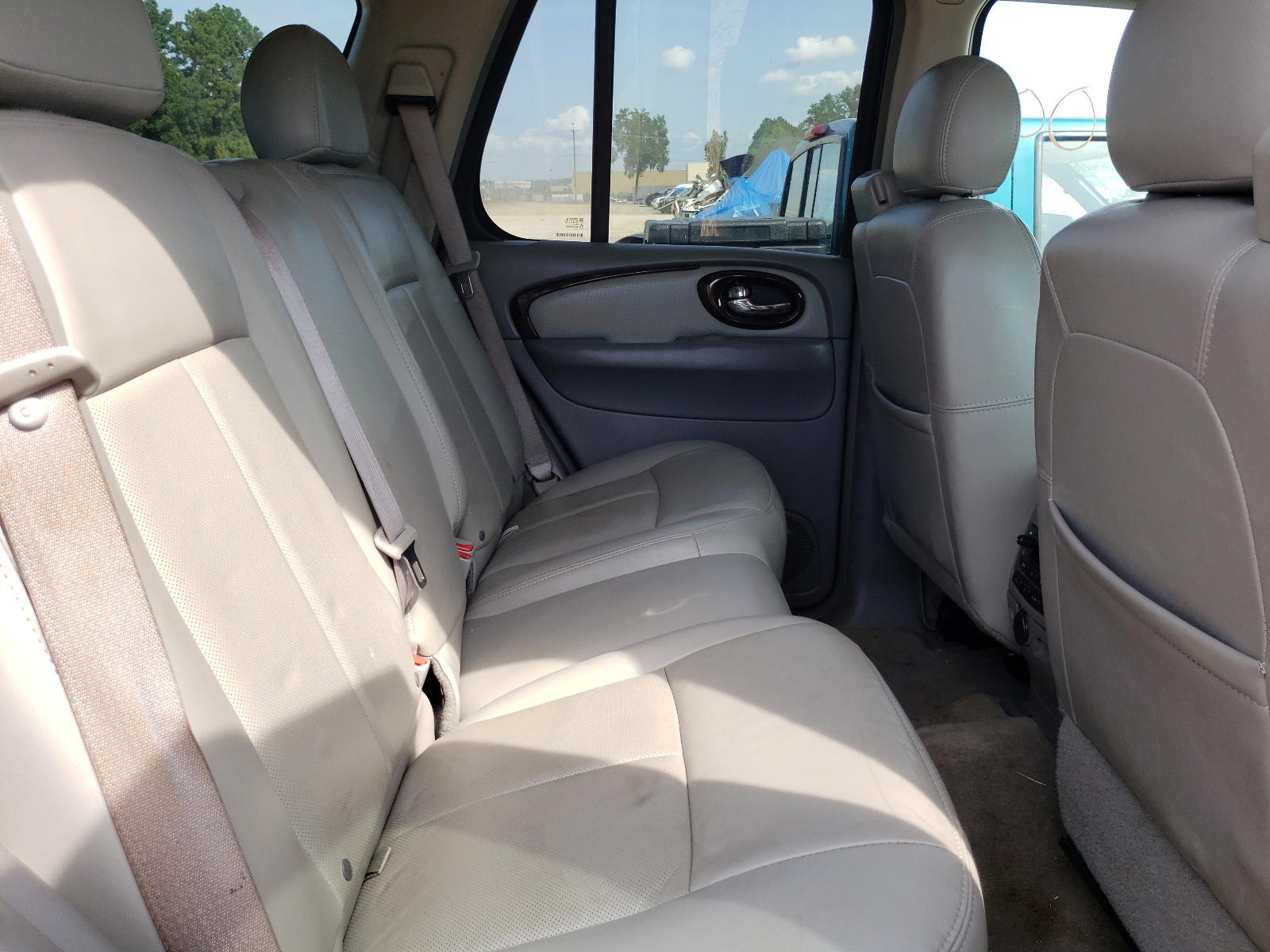 Photo 6 from auction – 2006 BUICK RAINIER CX with VIN 5GADT13S962241291