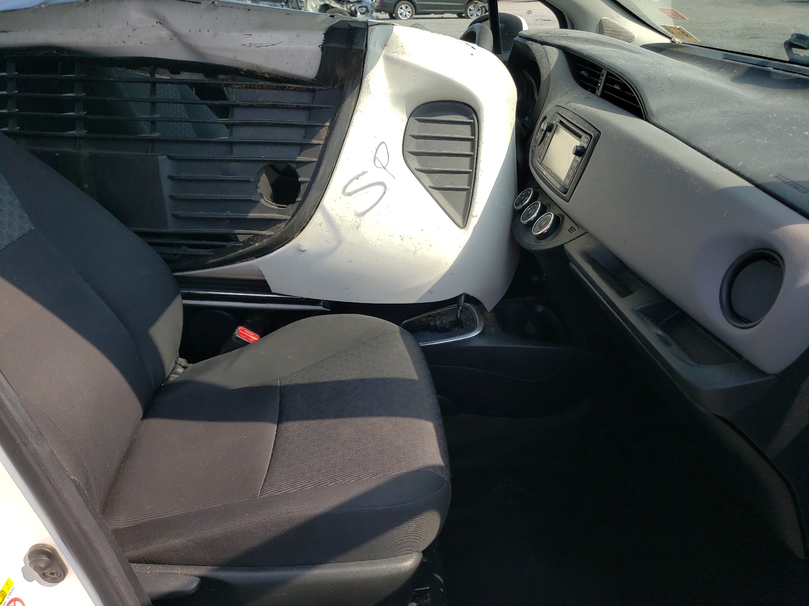 Photo 5 from auction – 2015 TOYOTA YARIS with VIN VNKKTUD38FA046553