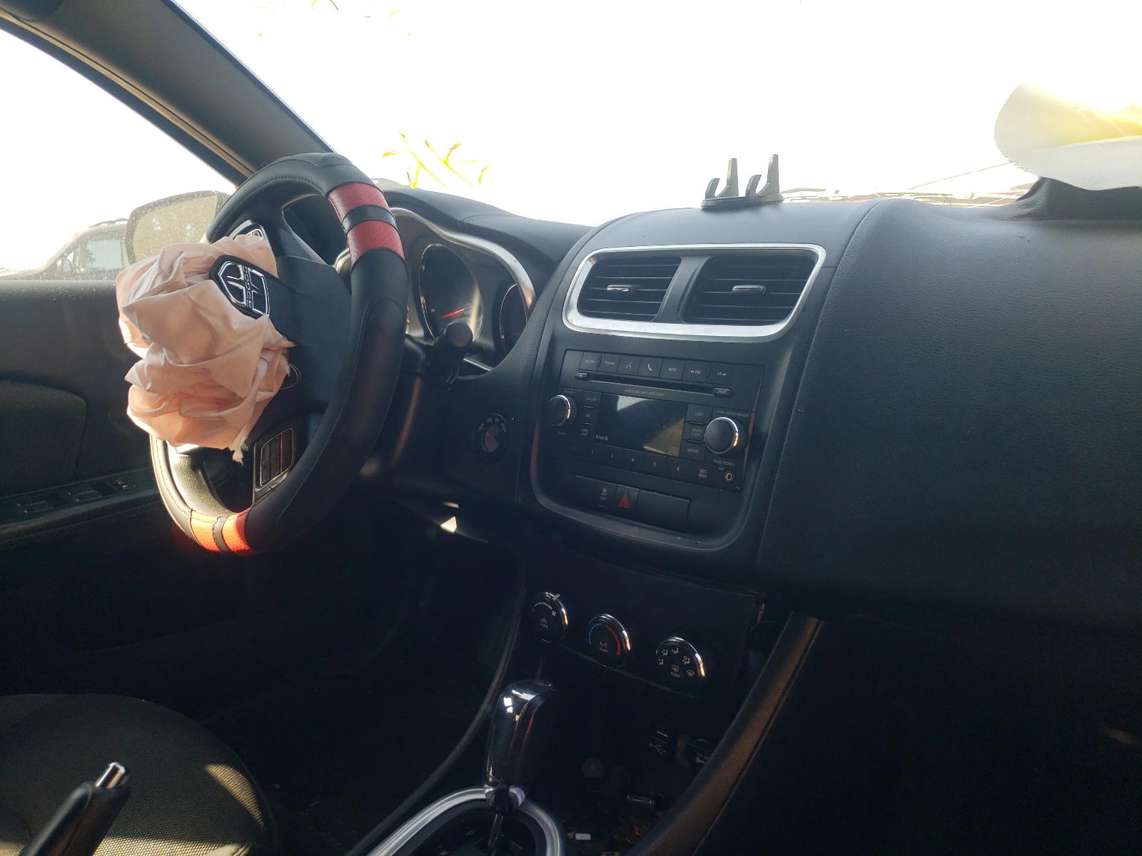 Photo 9 from auction – 2014 DODGE AVENGER SE with VIN 1C3CDZAB2EN166394