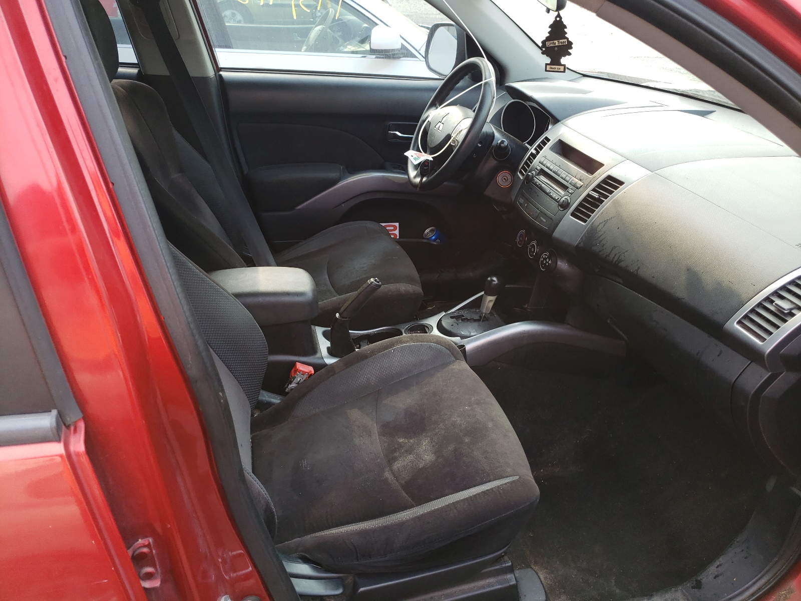 Photo 5 from auction – 2010 MITSUBISHI OUTLANDER with VIN JA4AS2AW9AZ001183
