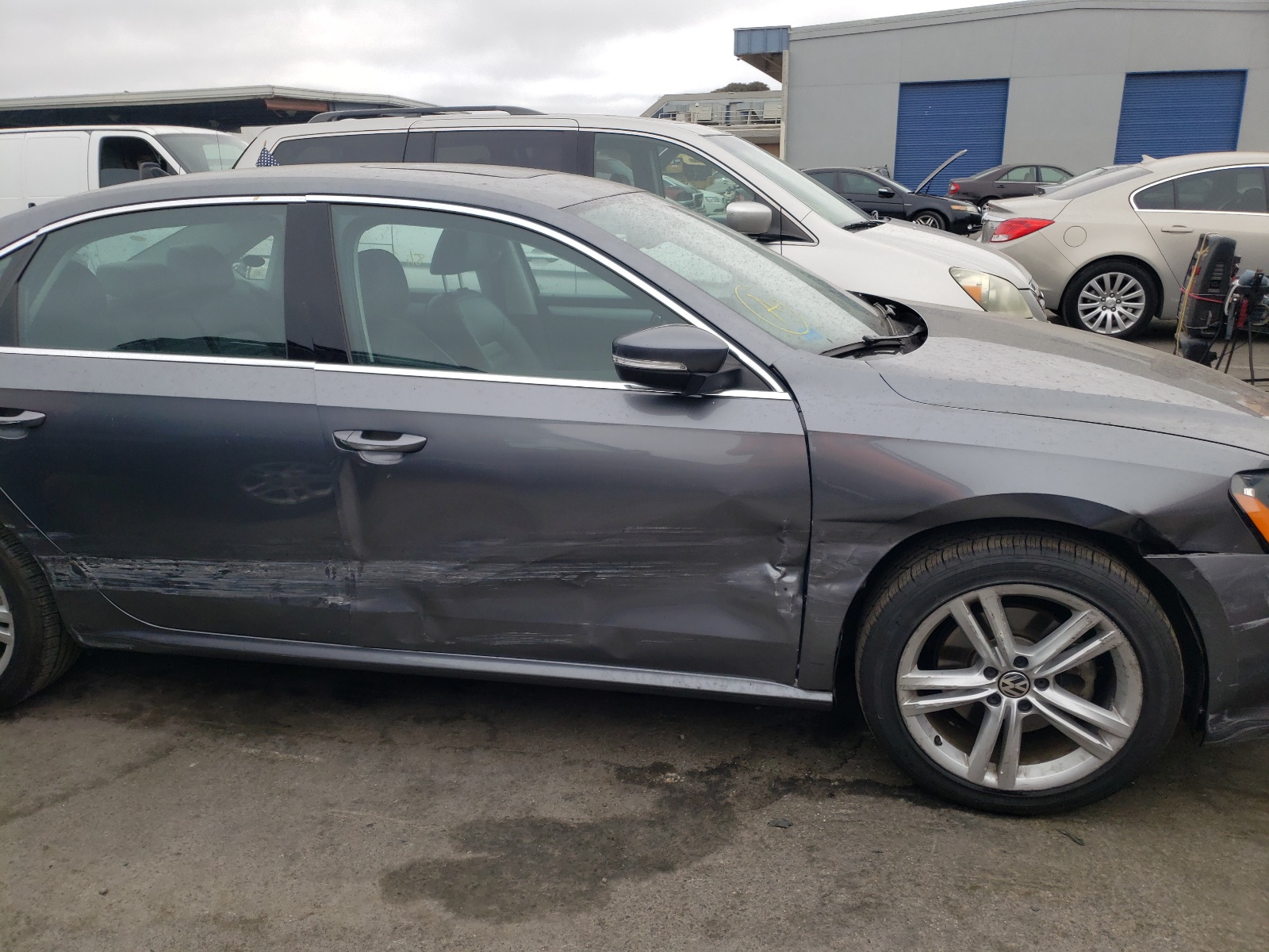 Photo 9 from auction – 2013 VOLKSWAGEN PASSAT SE with VIN 1VWBM7A36DC009656