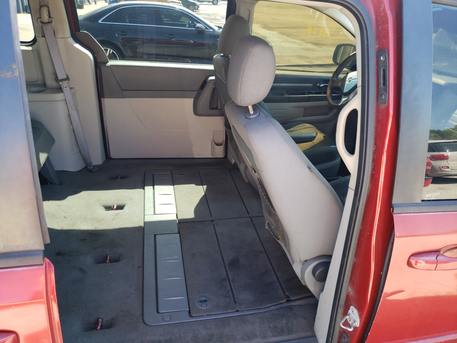 Photo 6 from auction – 2009 DODGE GRAND CARA with VIN 2D8HN44E59R680287