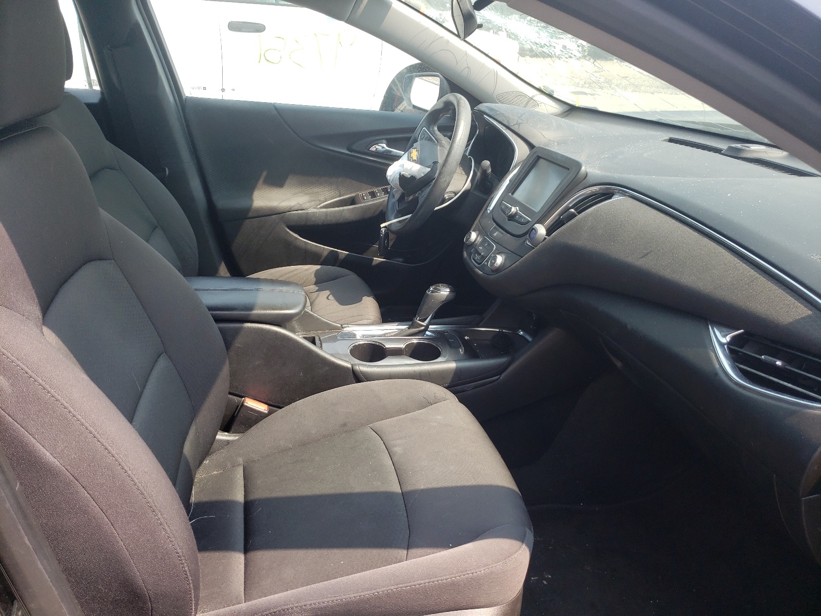 Photo 5 from auction – 2017 CHEVROLET MALIBU LT with VIN 1G1ZE5STXHF244253