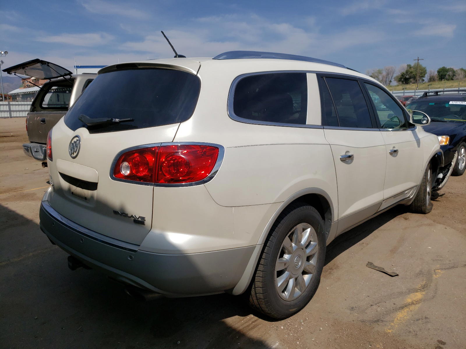 Photo 4 from auction – 2011 BUICK ENCLAVE CX with VIN 5GAKVBED7BJ268284