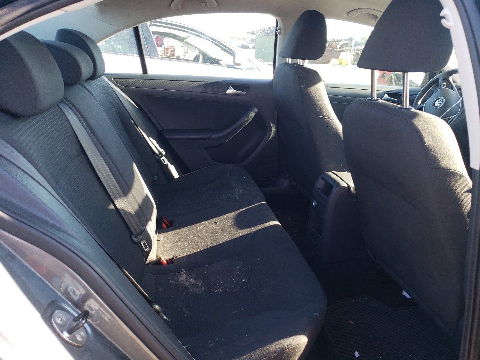 Photo 6 from auction – 2015 VOLKSWAGEN JETTA BASE with VIN 3VW2K7AJ6FM351209