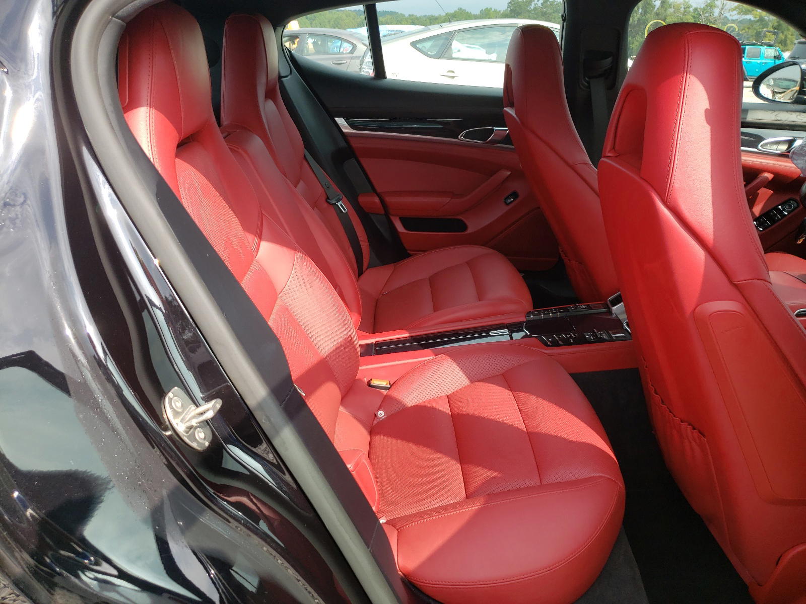 Photo 6 from auction – 2016 PORSCHE PANAMERA S with VIN WP0AB2A74GL050401