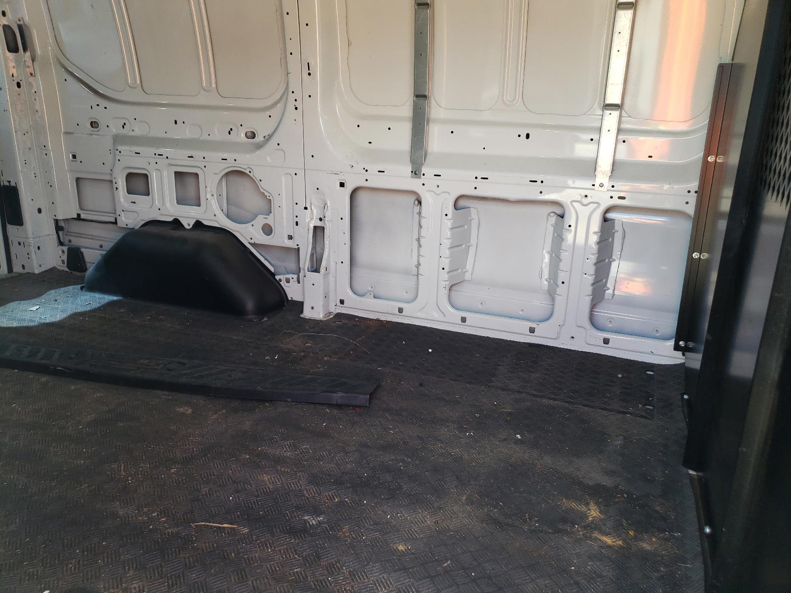 Photo 6 from auction – 2019 FORD TRANSIT T- with VIN 1FTYR1YM4KKB20218