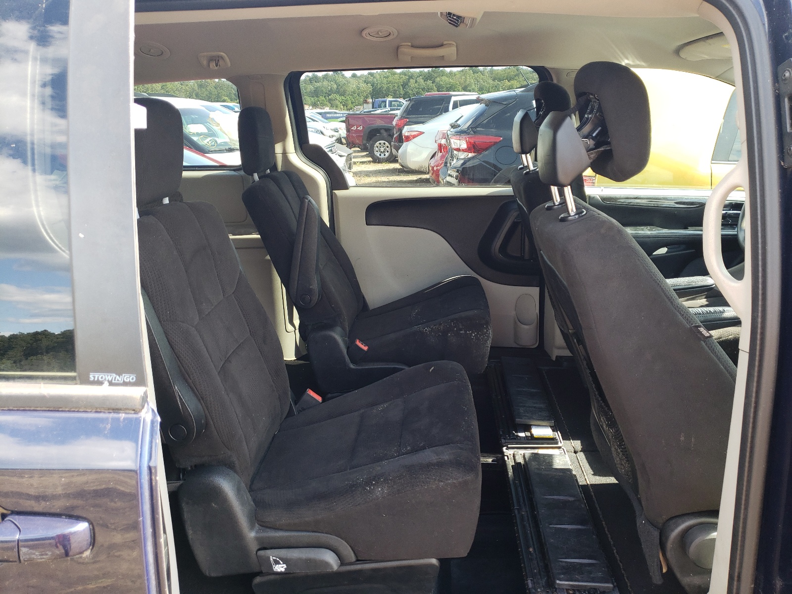 Photo 6 from auction – 2012 DODGE GRAND CARA with VIN 2C4RDGBG7CR275793
