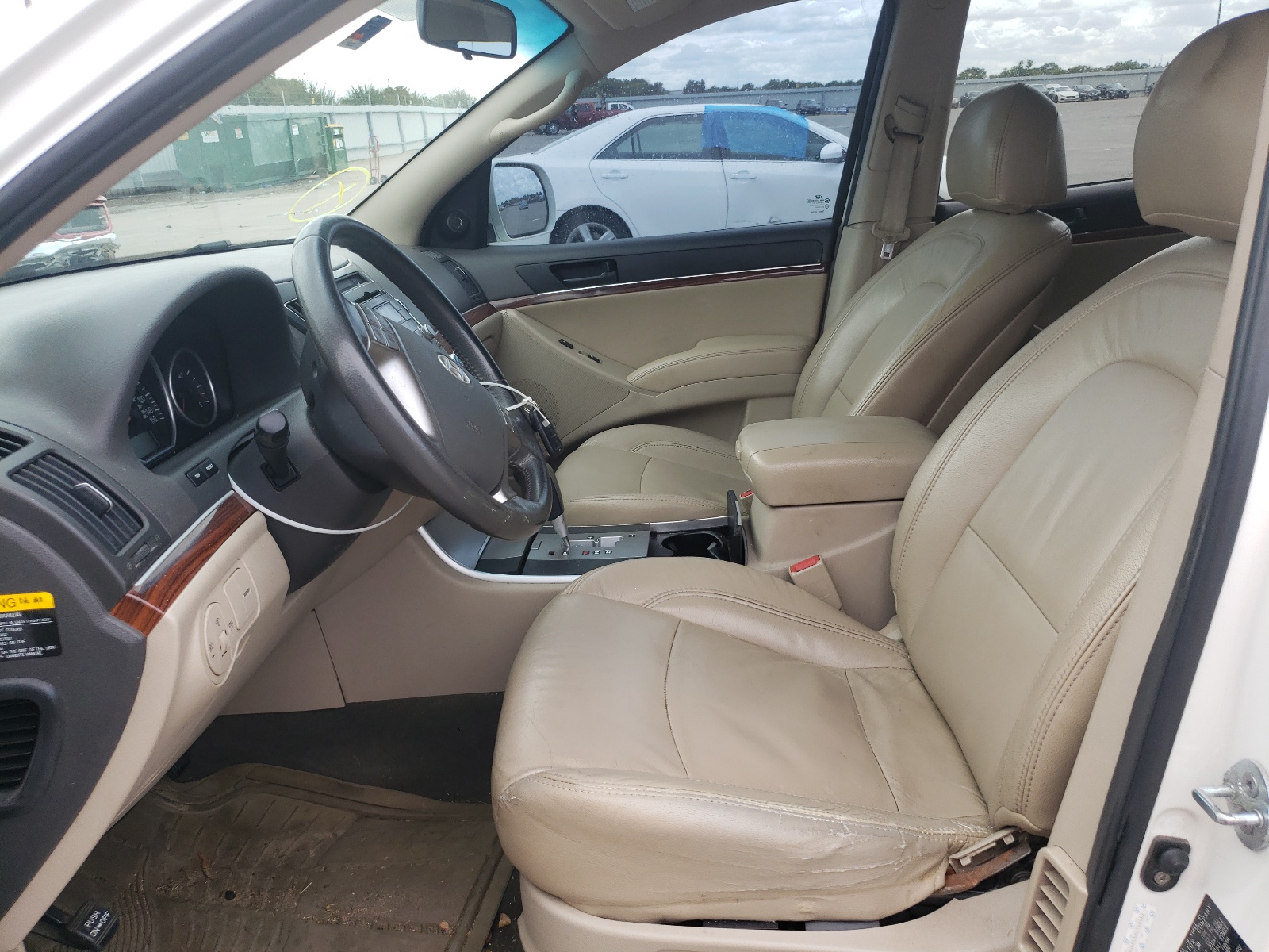 Photo 5 from auction – 2011 HYUNDAI VERACRUZ G with VIN KM8NU4CC3BU148982