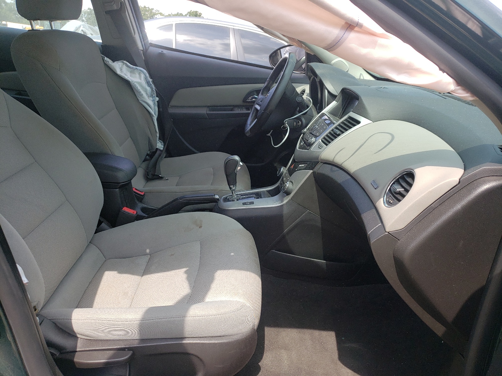 Photo 5 from auction – 2014 CHEVROLET CRUZE LT with VIN 1G1PC5SB1E7471065