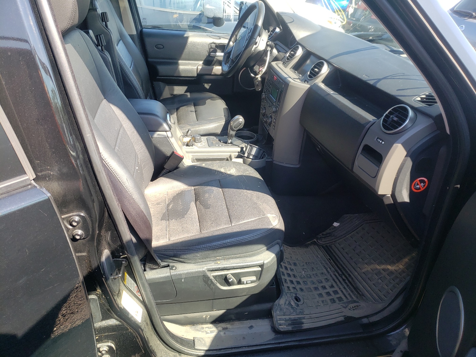 Photo 5 from auction – 2007 LAND ROVER LR3 SE with VIN SALAE25427A438402