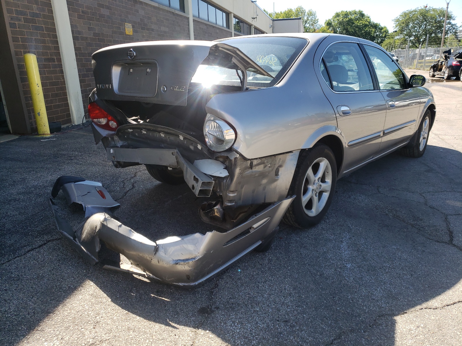 Photo 4 from auction – 2001 NISSAN MAXIMA GXE with VIN JN1CA31D61T815271