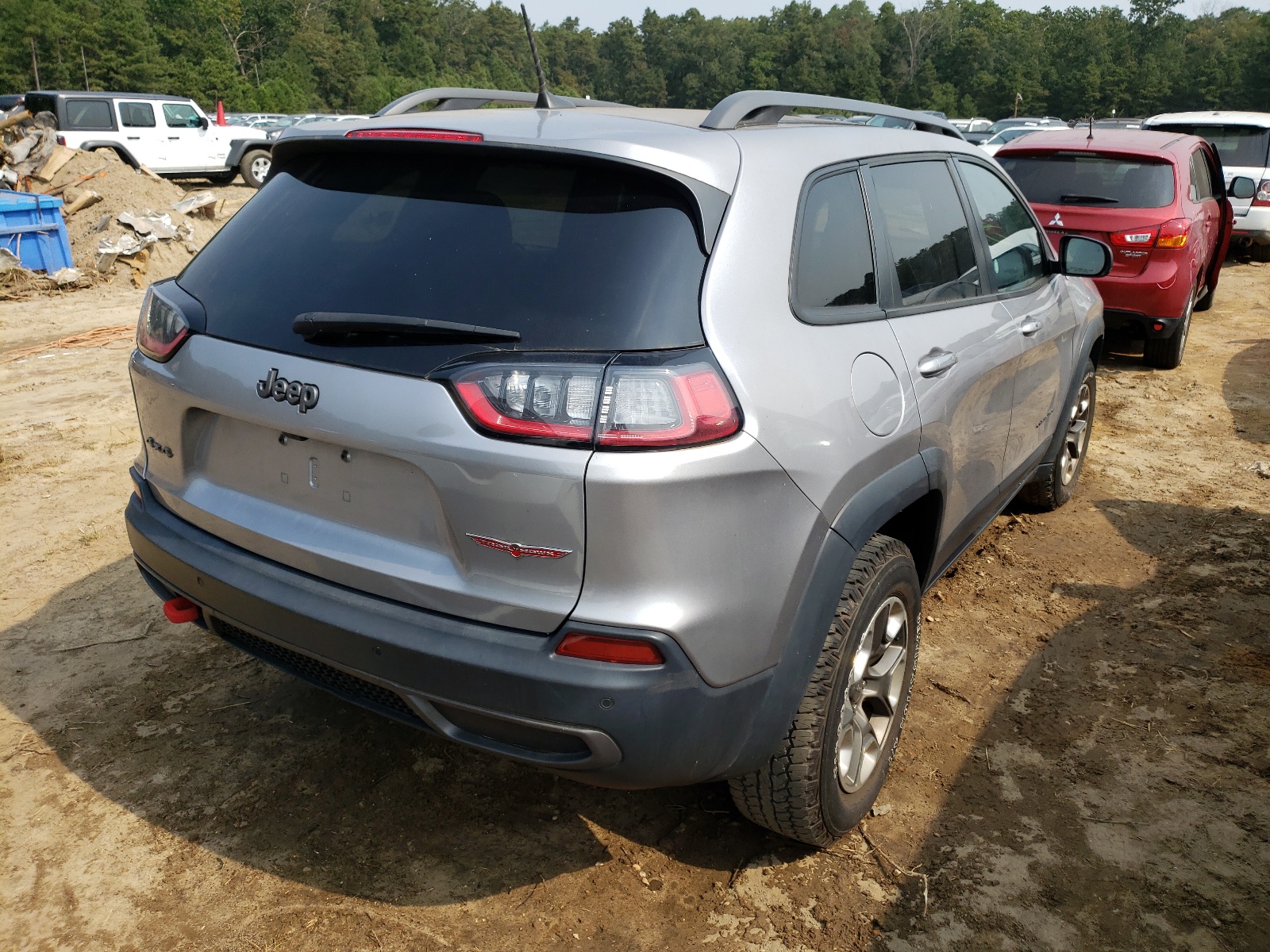 Photo 4 from auction – 2019 JEEP CHEROKEE T with VIN 1C4PJMBXXKD298548