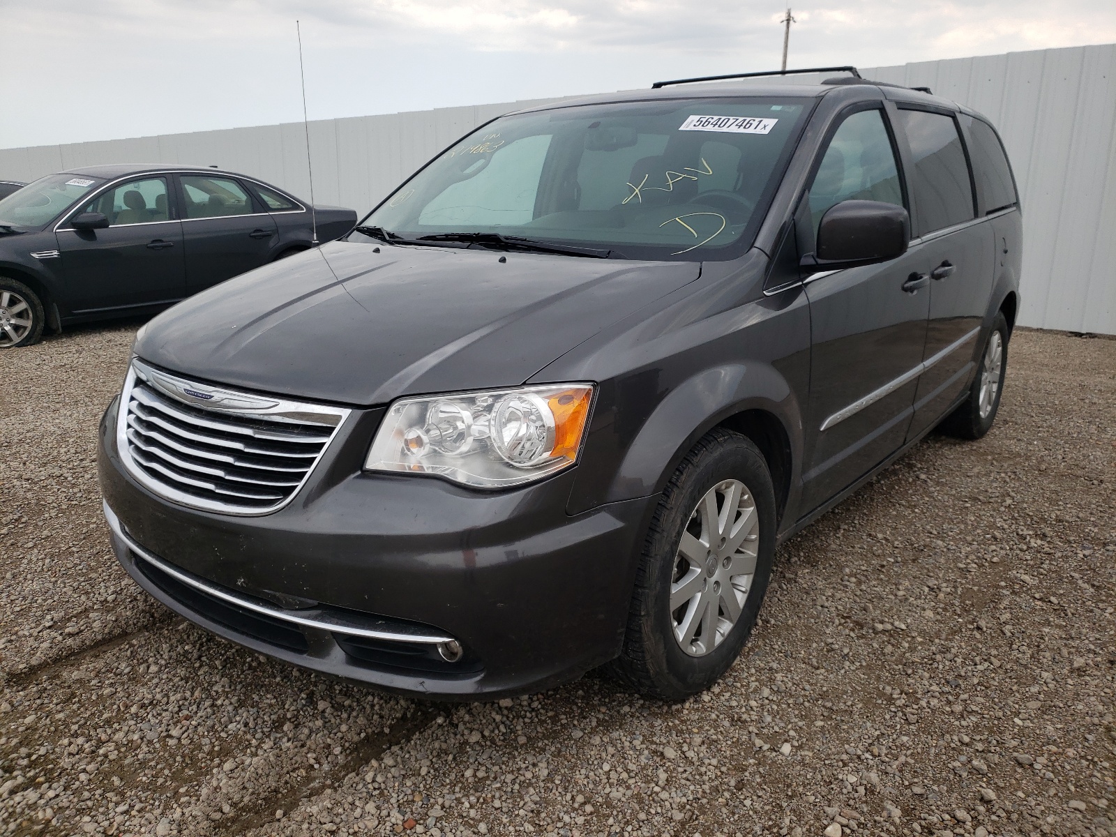 Photo 2 from auction – 2016 CHRYSLER TOWN & COU with VIN 2C4RC1BG3GR279863