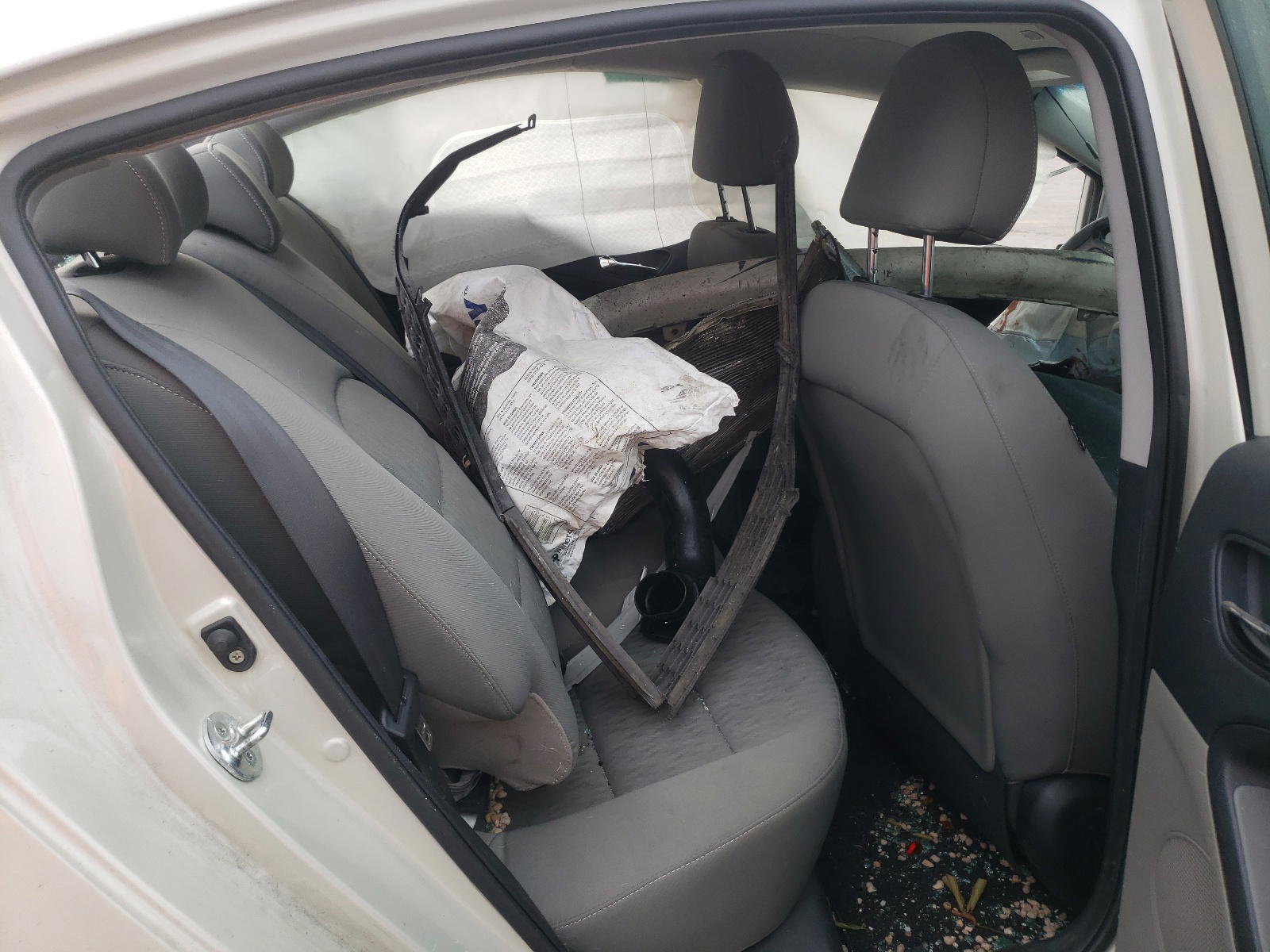 Photo 6 from auction – 2015 KIA FORTE LX with VIN KNAFK4A67F5370790